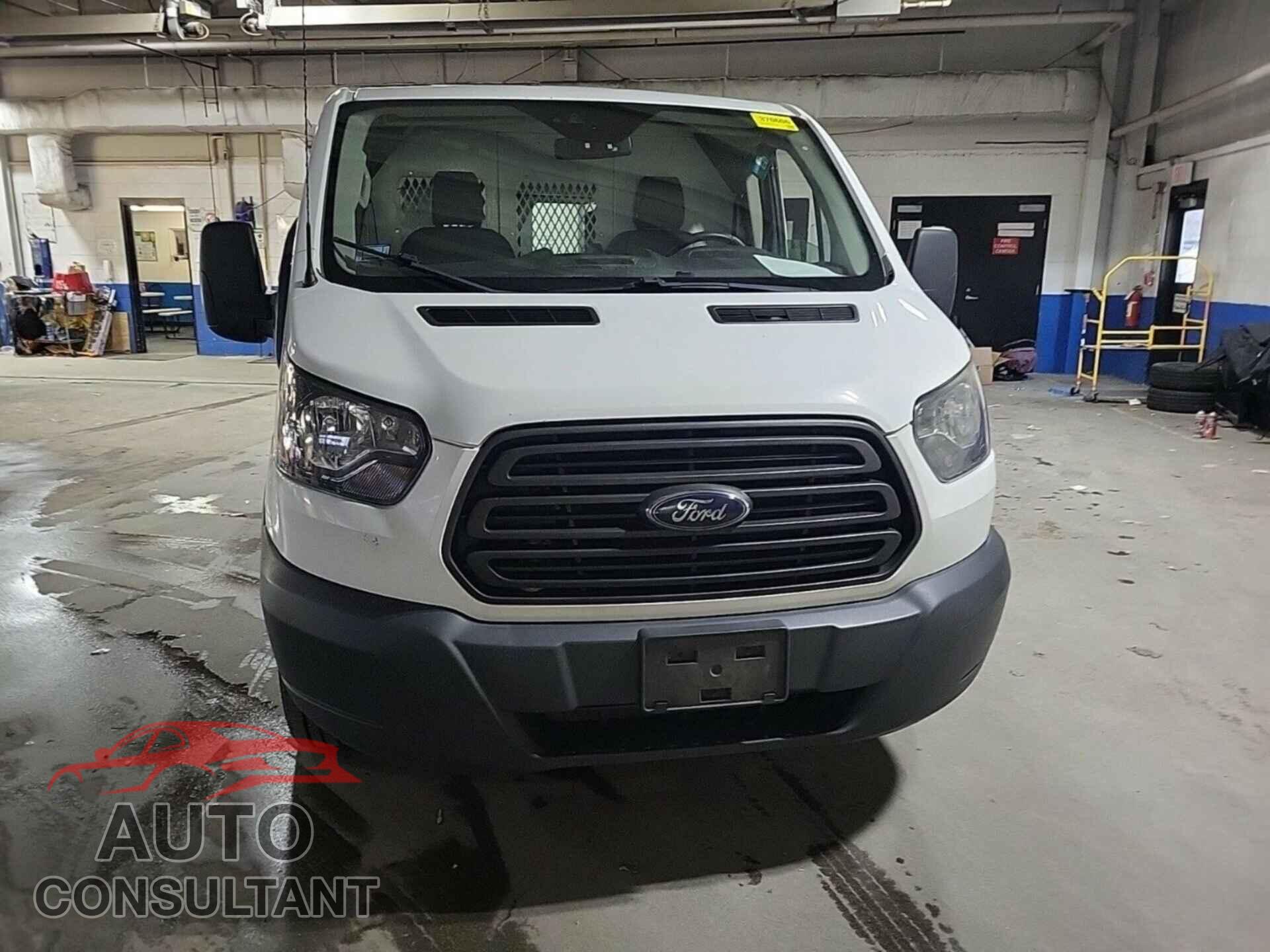 FORD TRANSIT-150 2017 - 1FTYE1YM3HKA82520