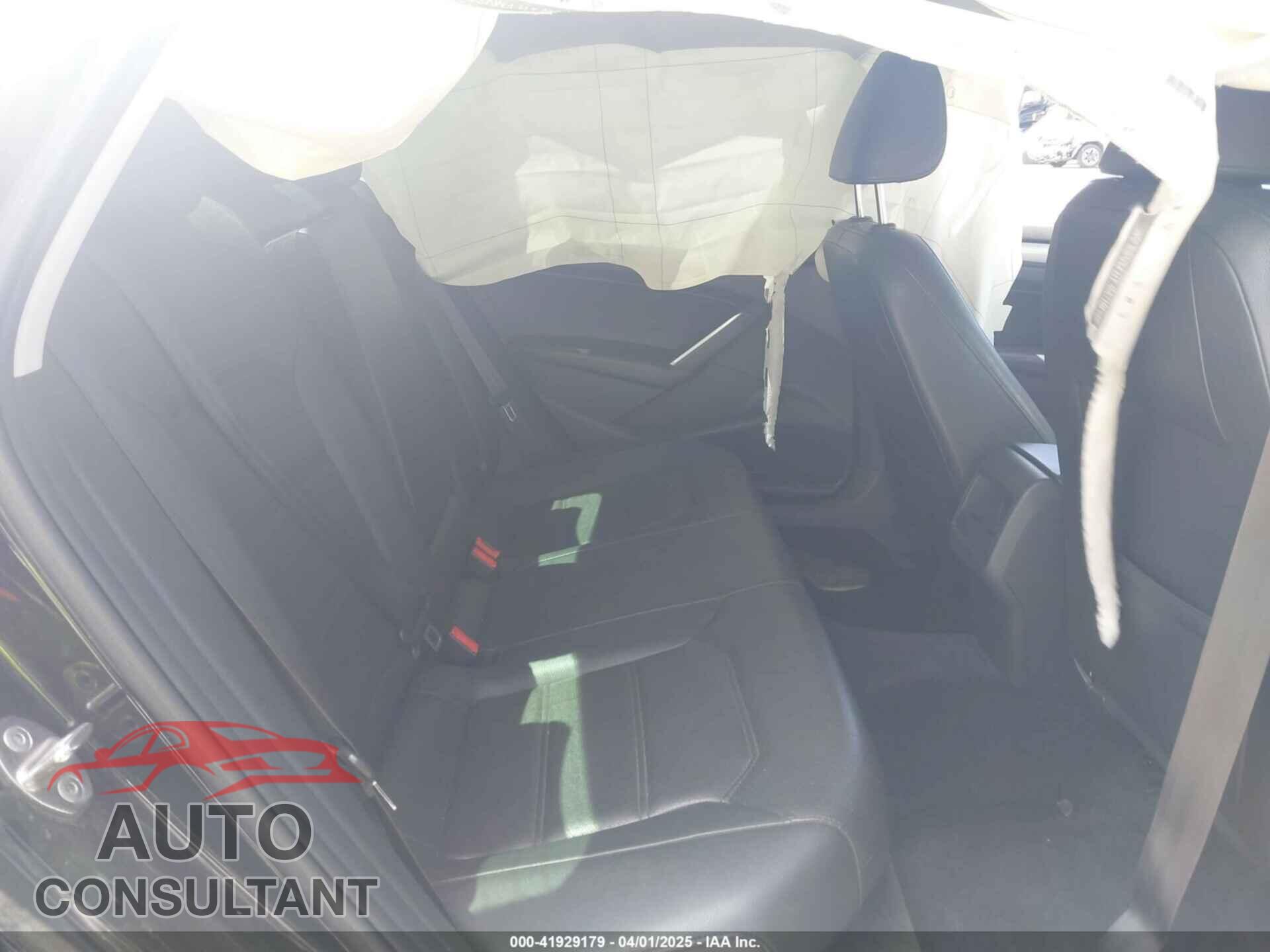 VOLKSWAGEN PASSAT 2015 - 1VWAT7A35FC081532