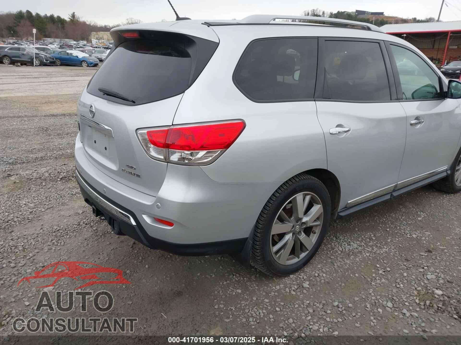 NISSAN PATHFINDER 2013 - 5N1AR2MM7DC678375