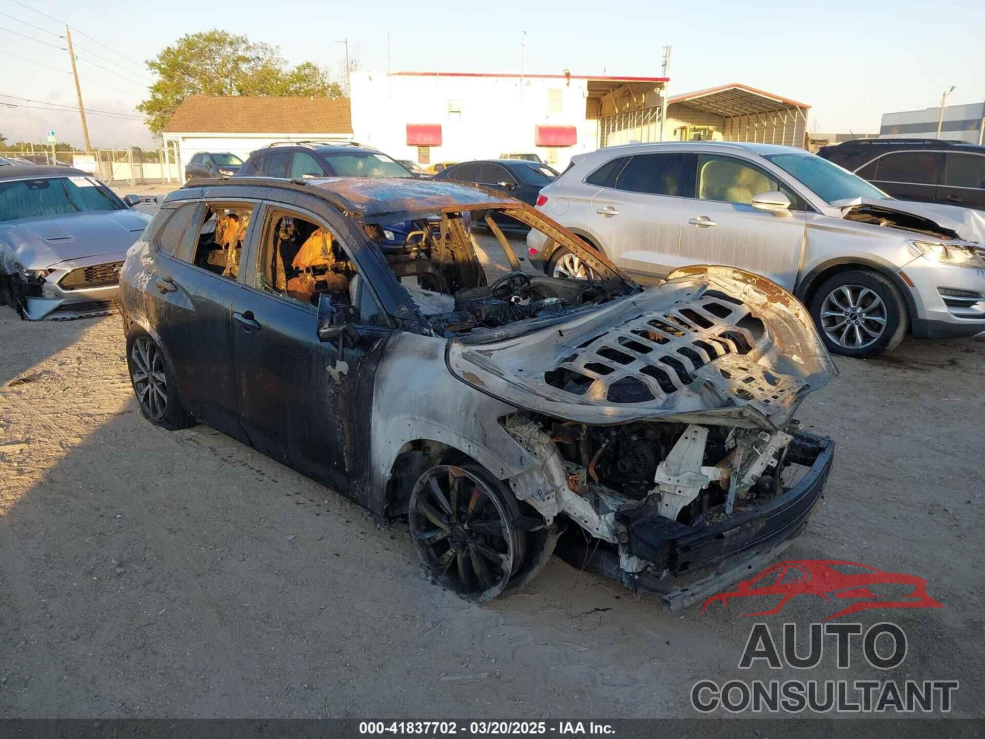 TOYOTA COROLLA CROSS 2023 - 7MUEAAAGXPV064614