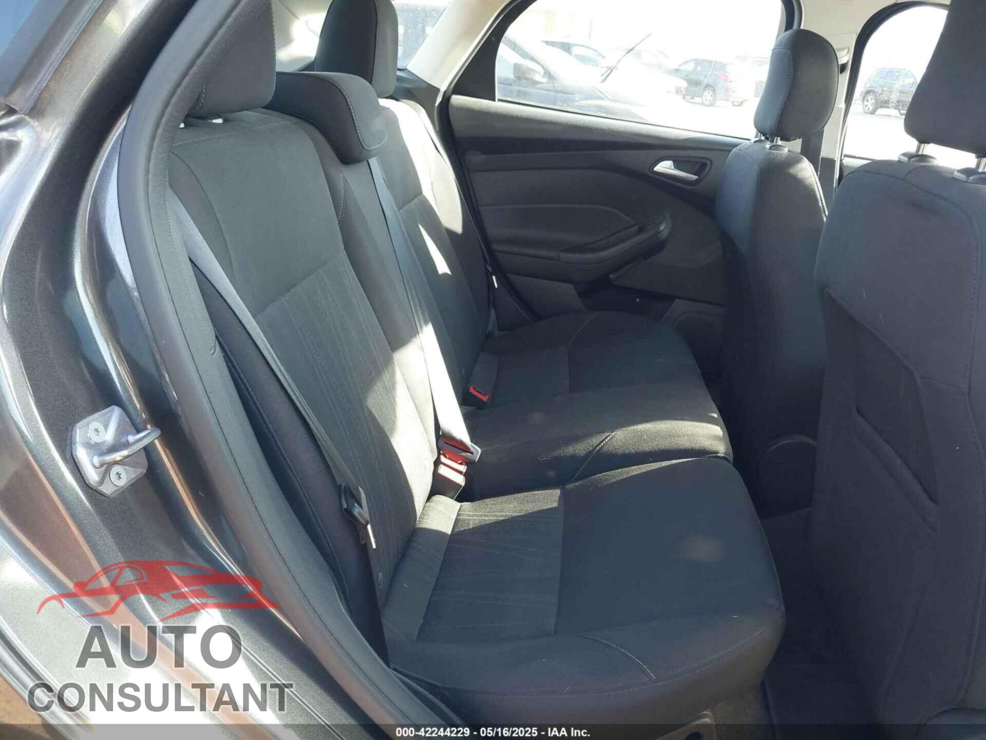 FORD FOCUS 2018 - 1FADP3K29JL250694