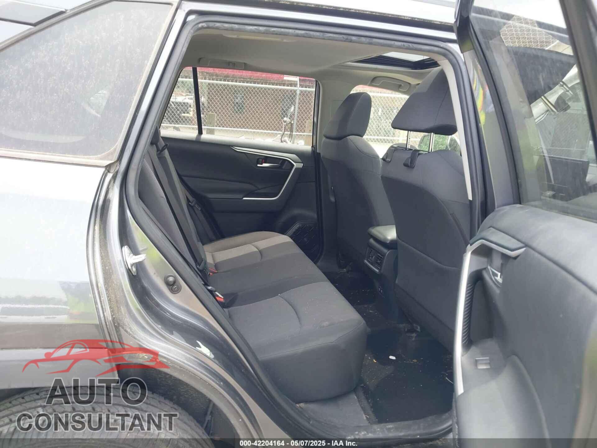 TOYOTA RAV4 2019 - JTMP1RFV8KD030071