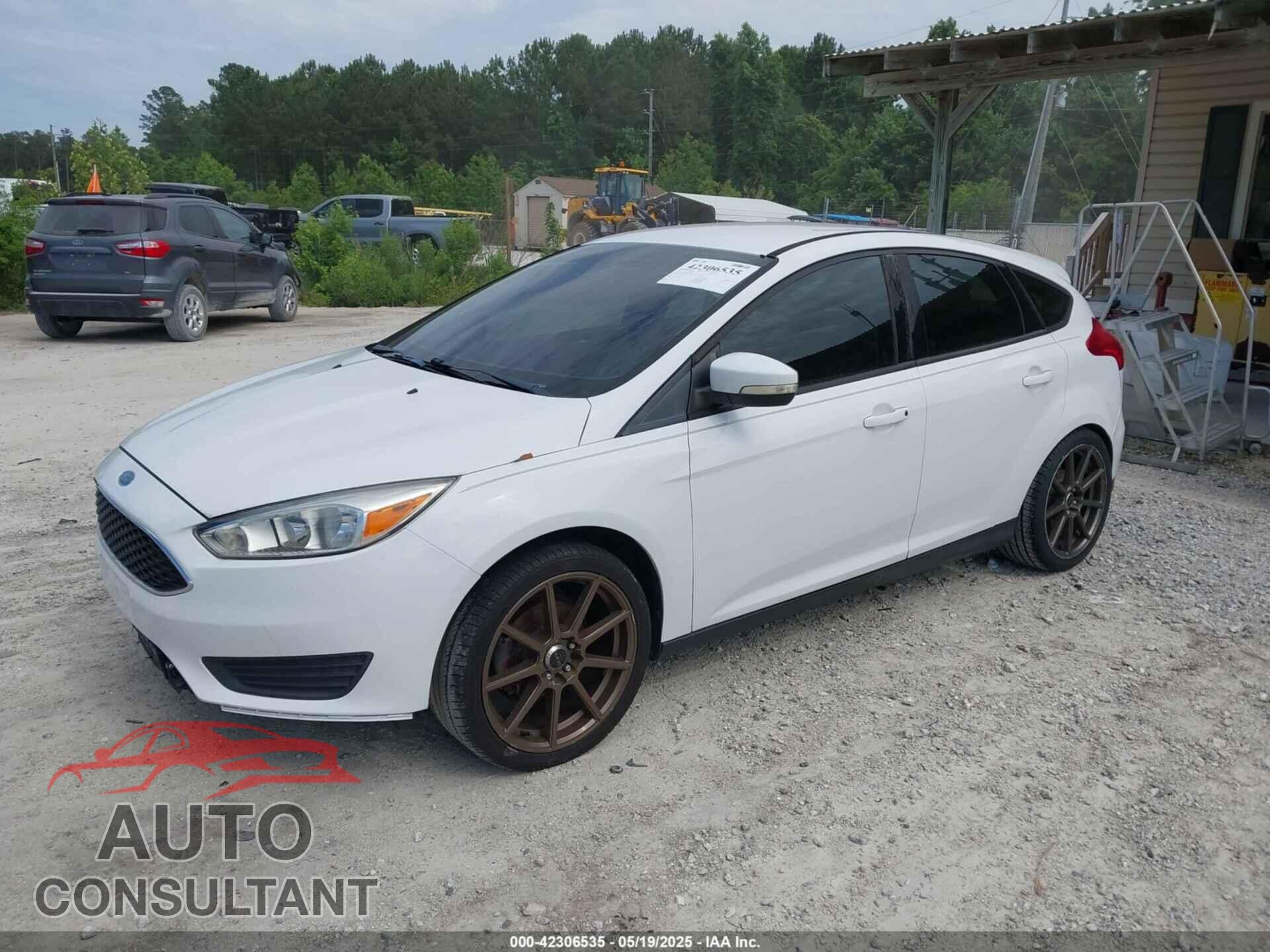 FORD FOCUS 2015 - 1FADP3K21FL253032