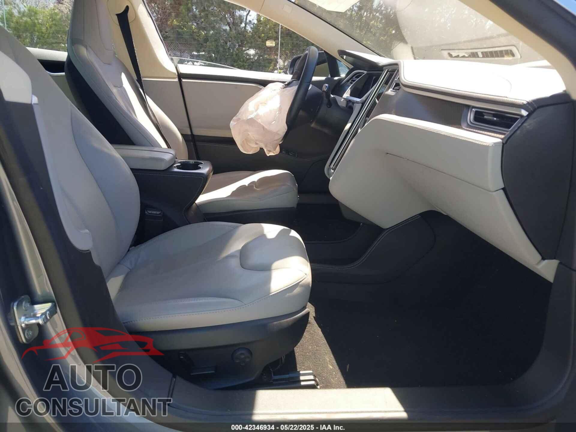 TESLA MODEL S 2014 - 5YJSA1H17EFP33910