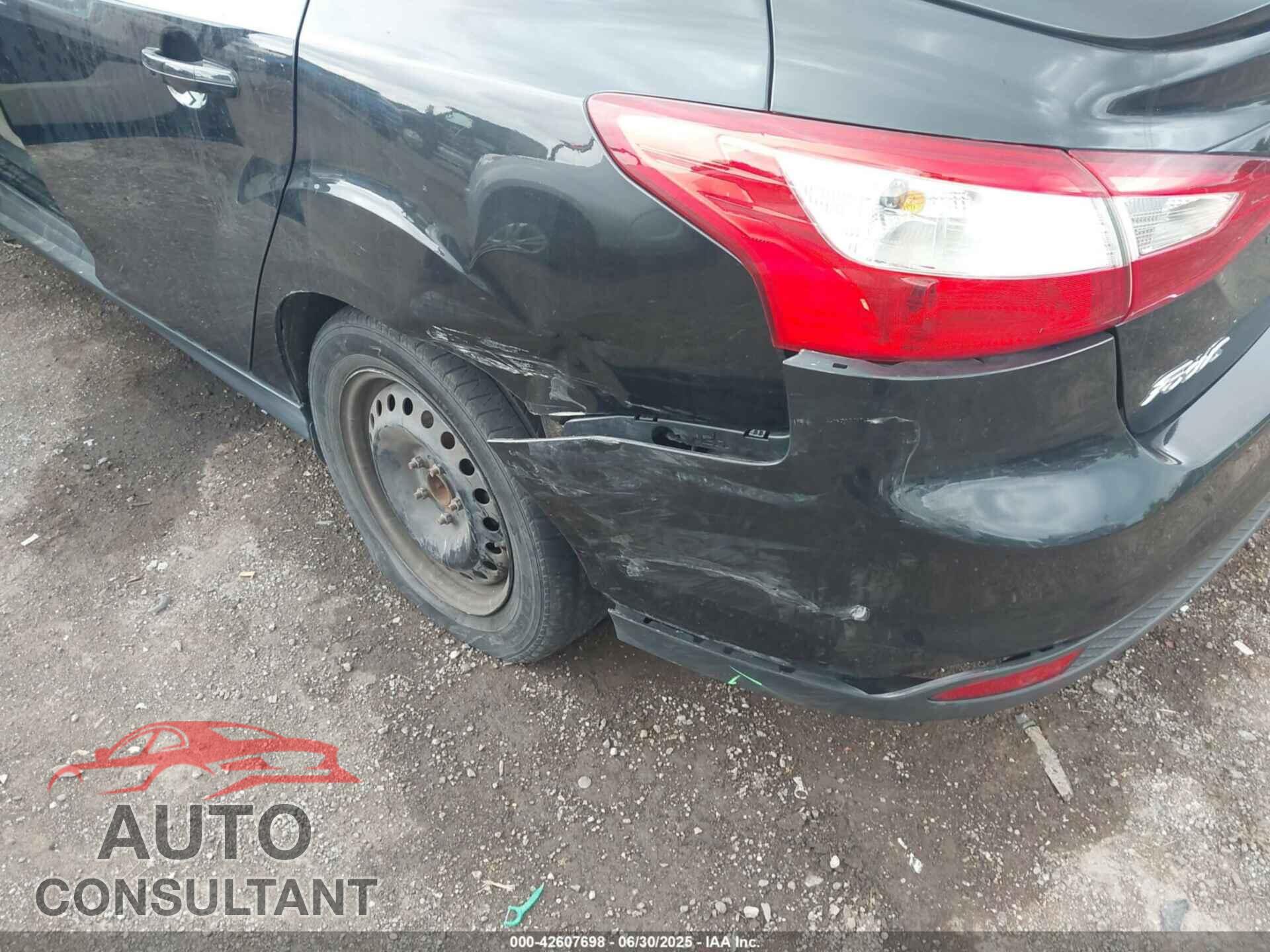 FORD FOCUS 2014 - 1FADP3F22EL356579