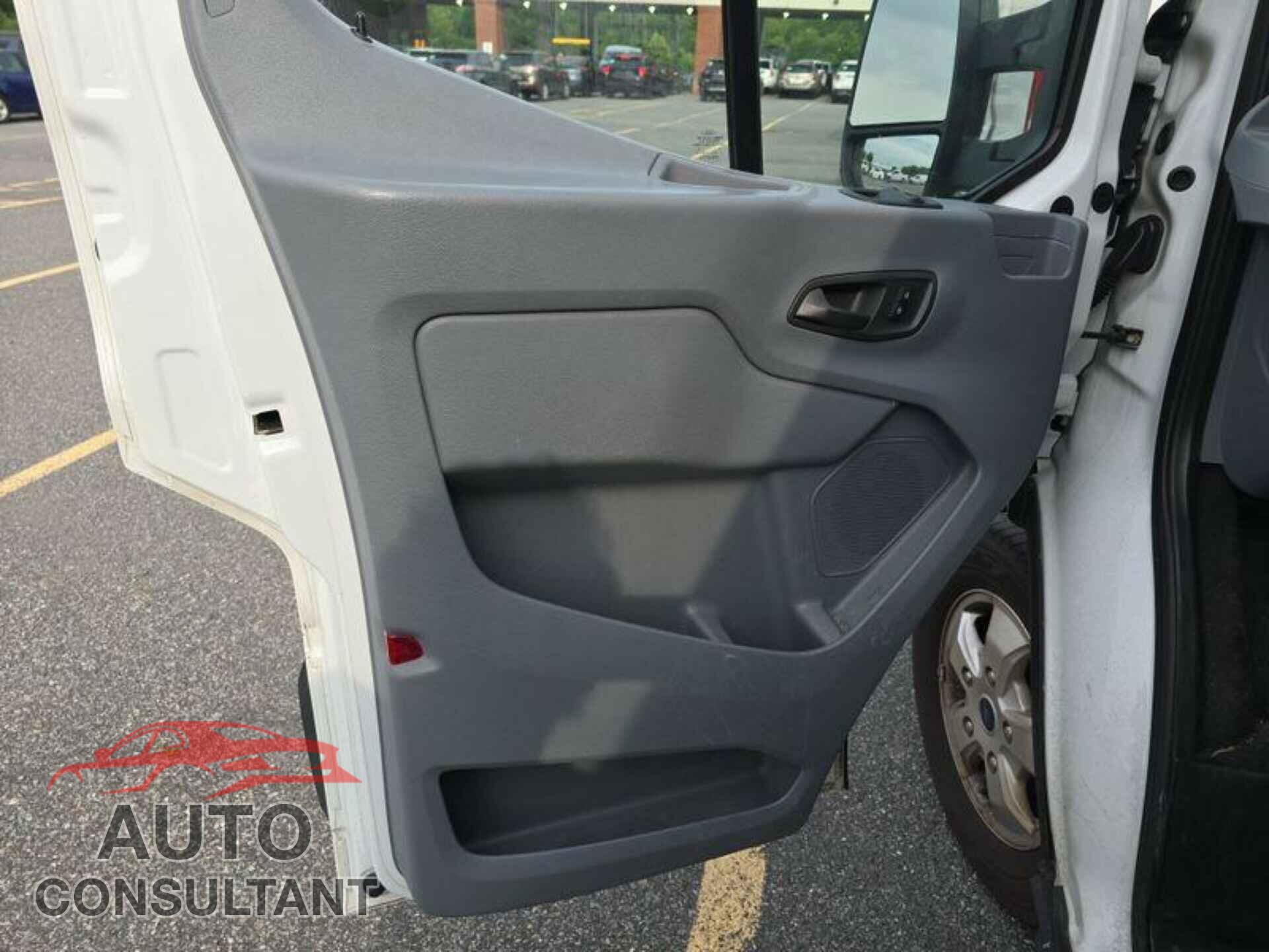 FORD TRANSIT 2019 - 1FTYR1YG4KKB40124