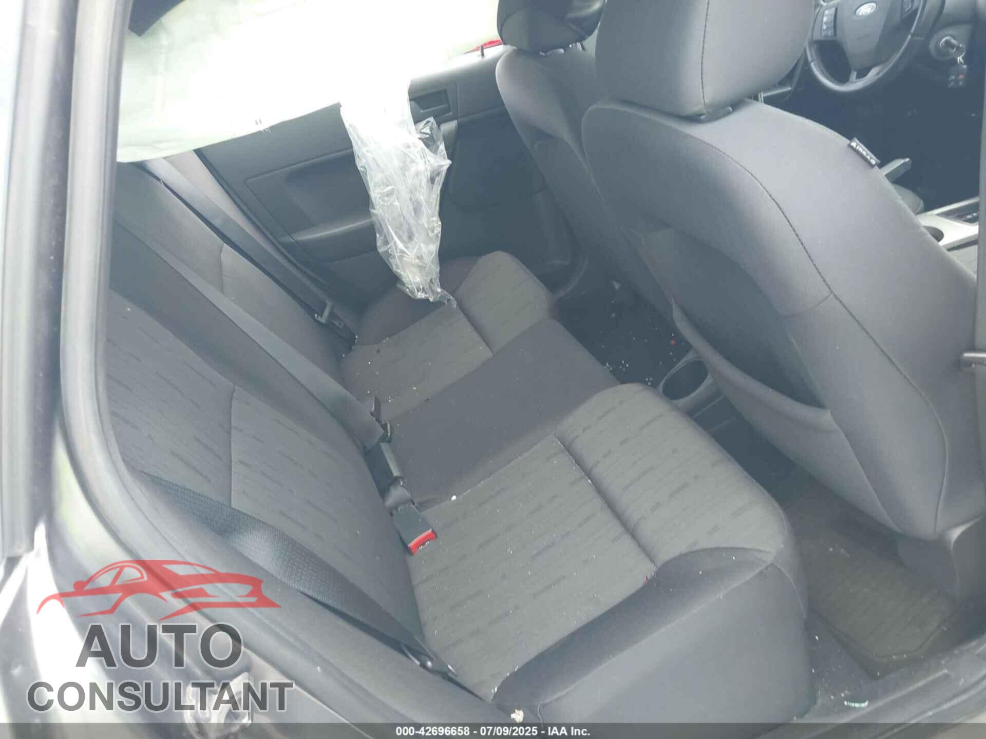 FORD FOCUS 2011 - 1FAHP3FN7BW147750