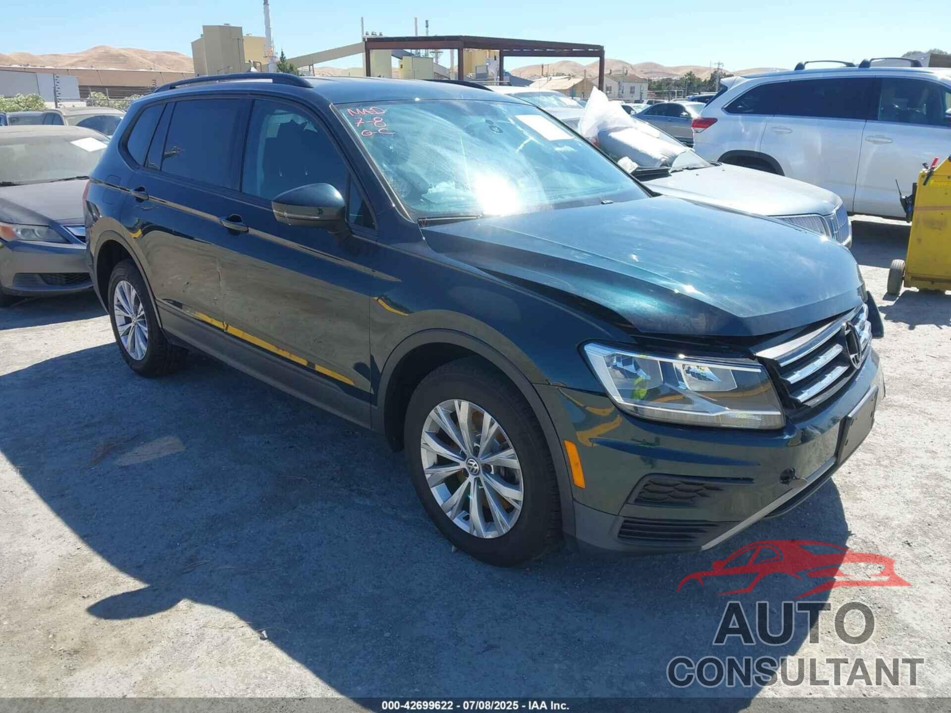 VOLKSWAGEN TIGUAN 2018 - 3VV1B7AX1JM165641