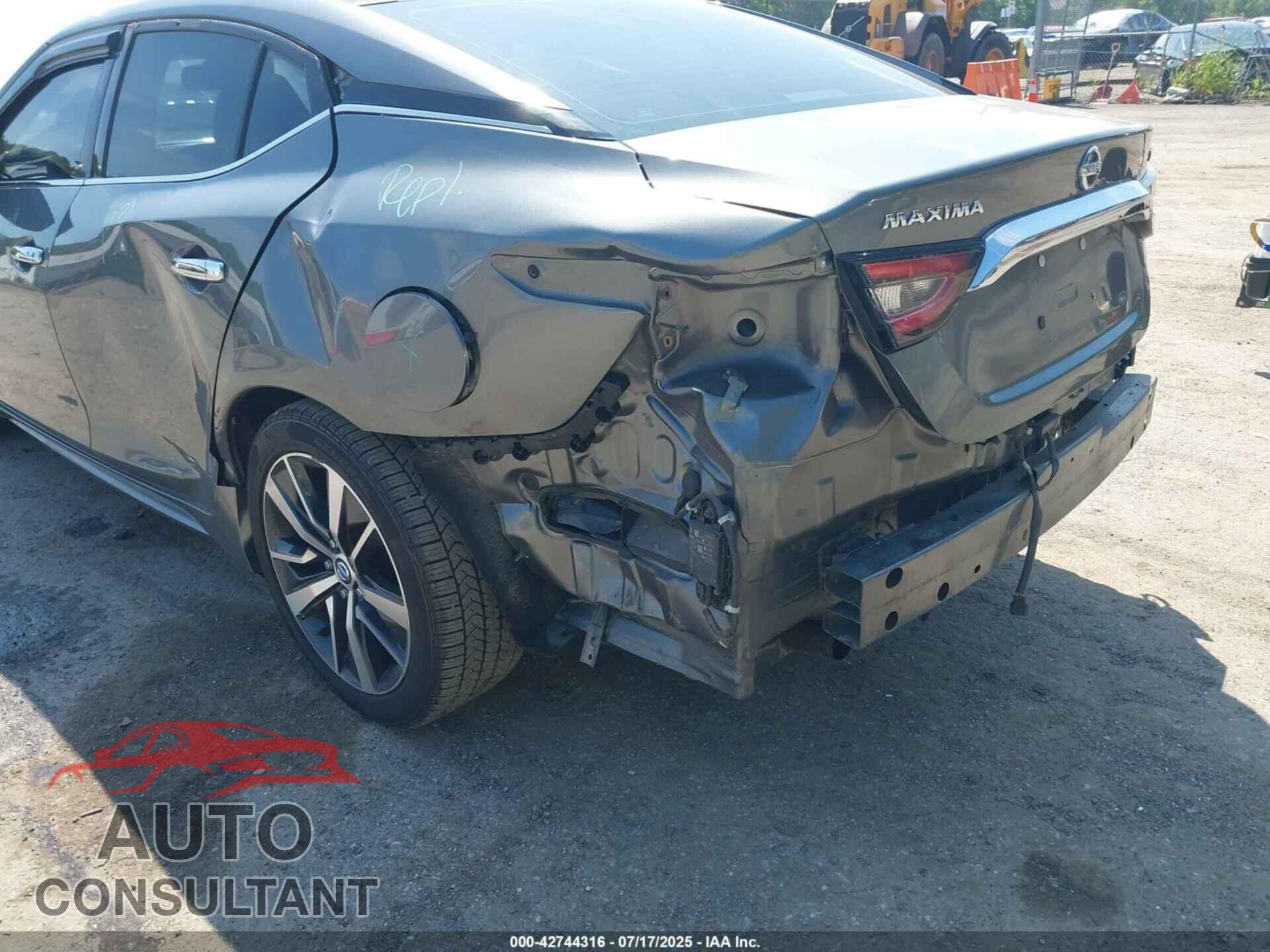 NISSAN MAXIMA 2019 - 1N4AA6AV3KC374172