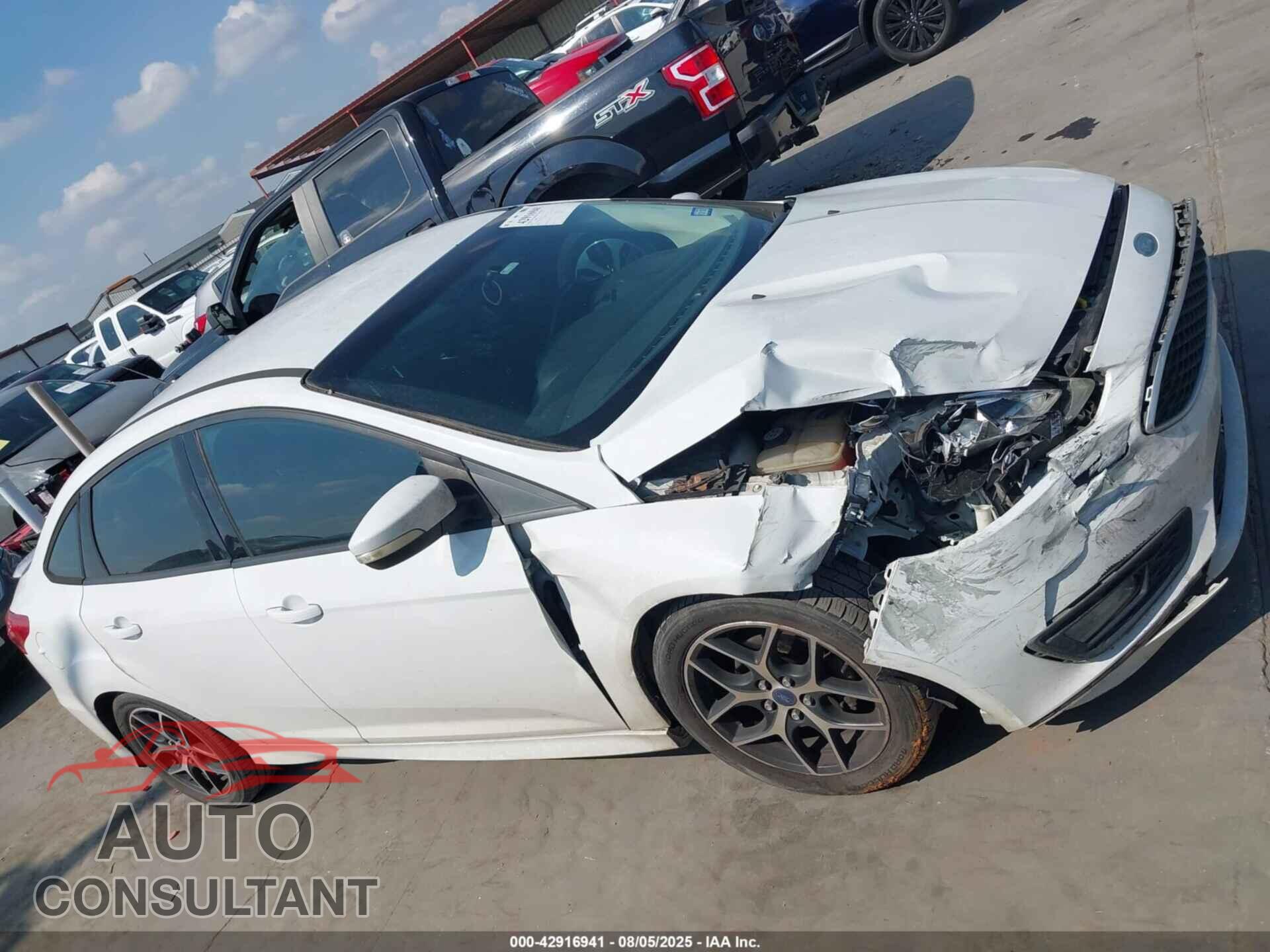 FORD FOCUS 2015 - 1FADP3F25FL219525
