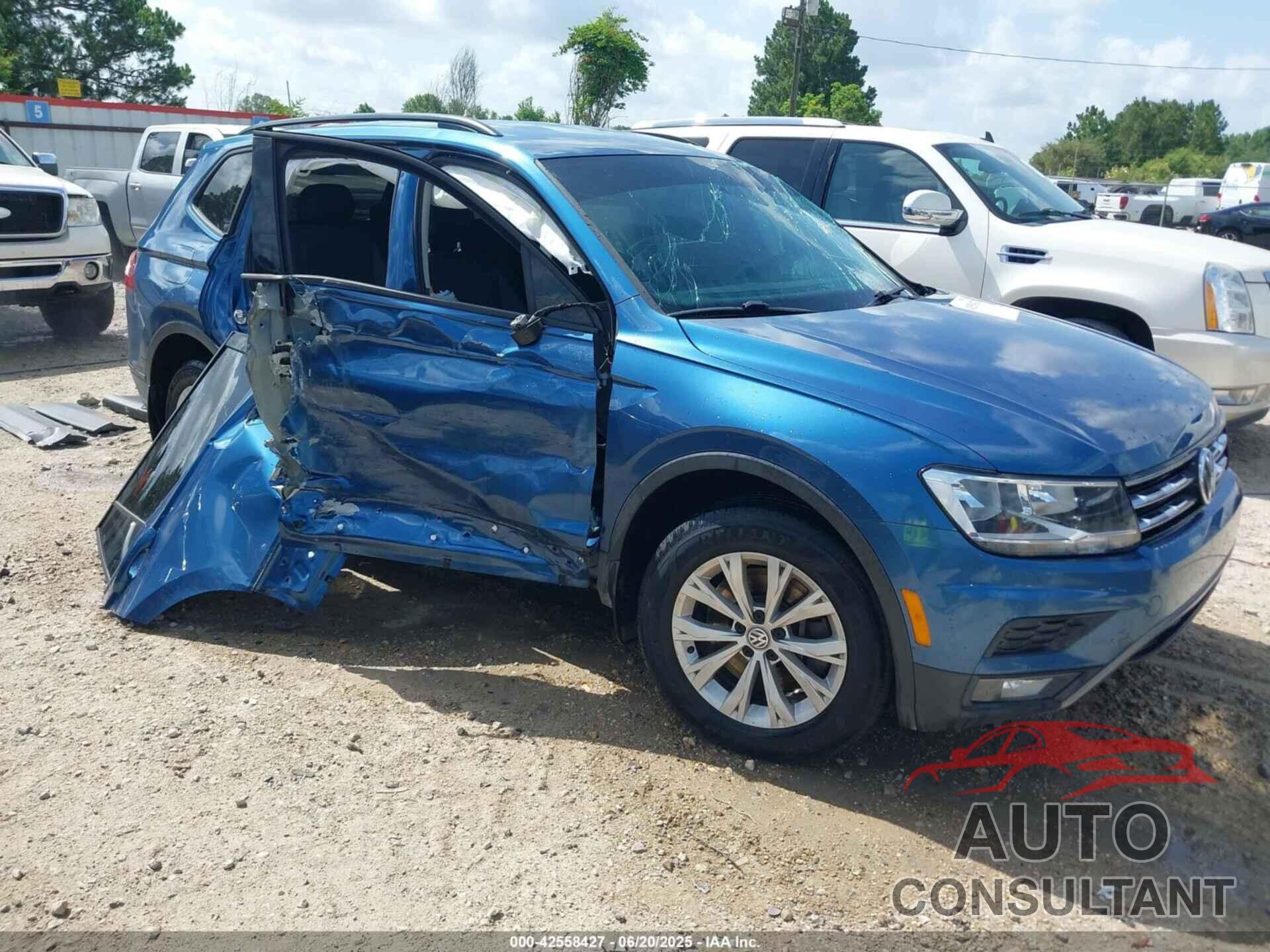 VOLKSWAGEN TIGUAN 2018 - 3VV1B7AX0JM028674