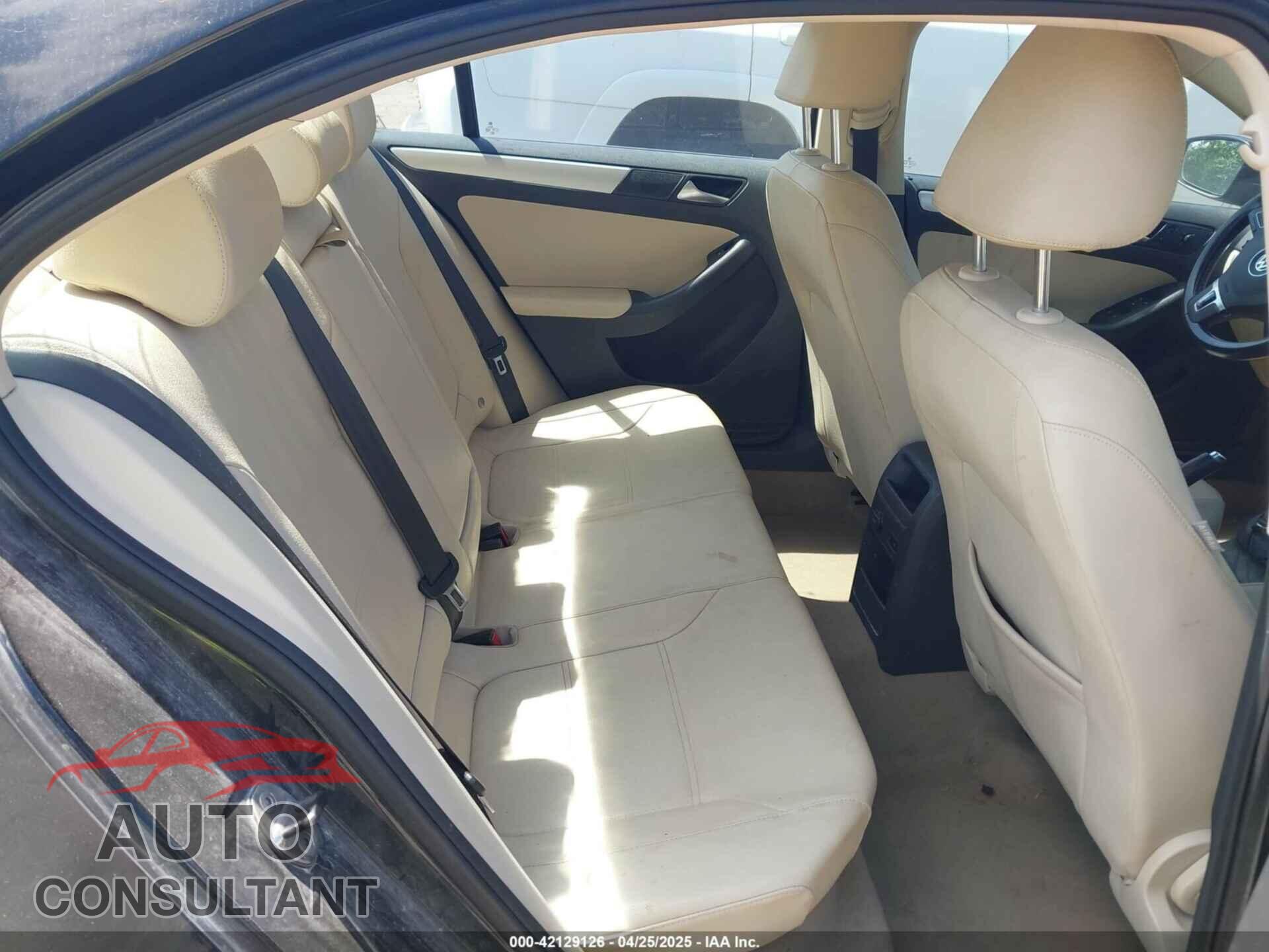 VOLKSWAGEN JETTA 2012 - 3VW3L7AJ2CM457685