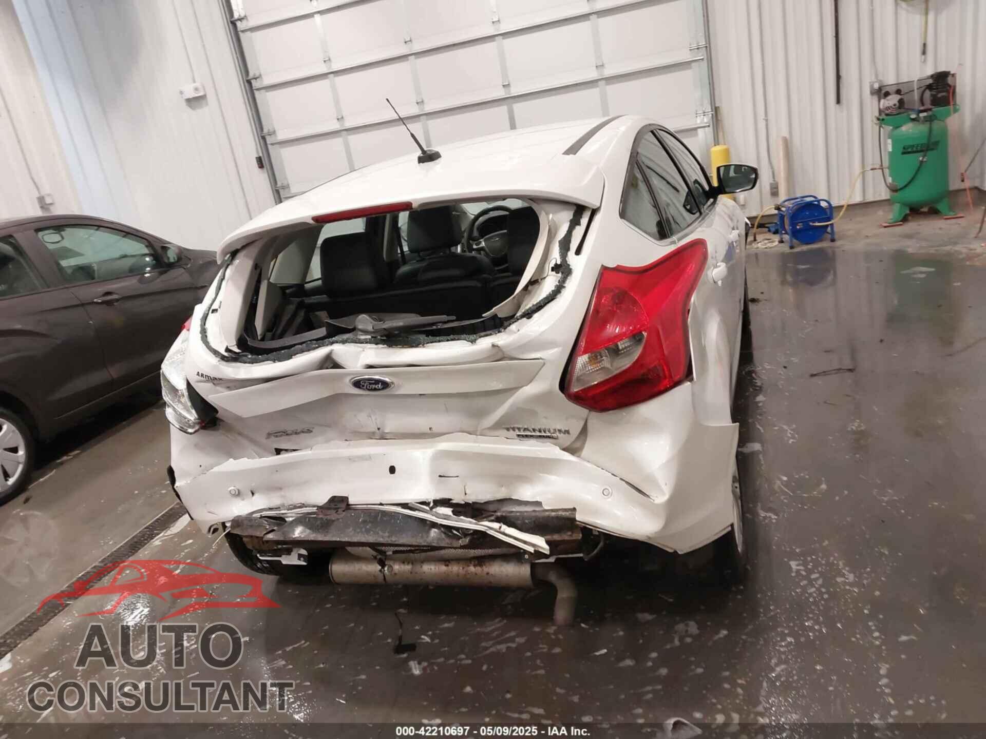 FORD FOCUS 2014 - 1FADP3N27EL110287