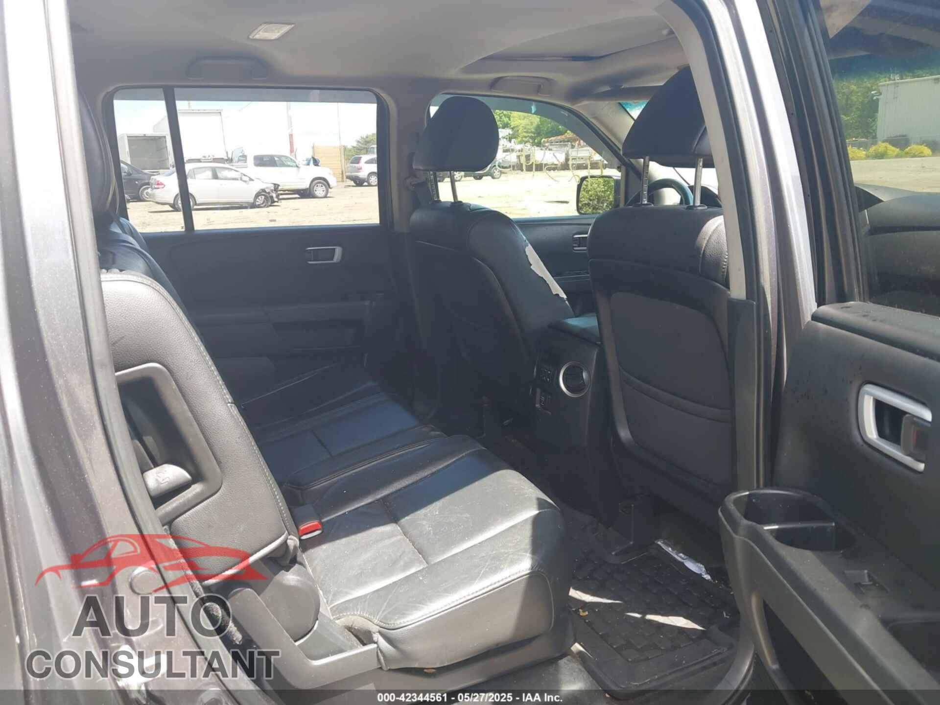 HONDA PILOT 2015 - 5FNYF4H53FB046845