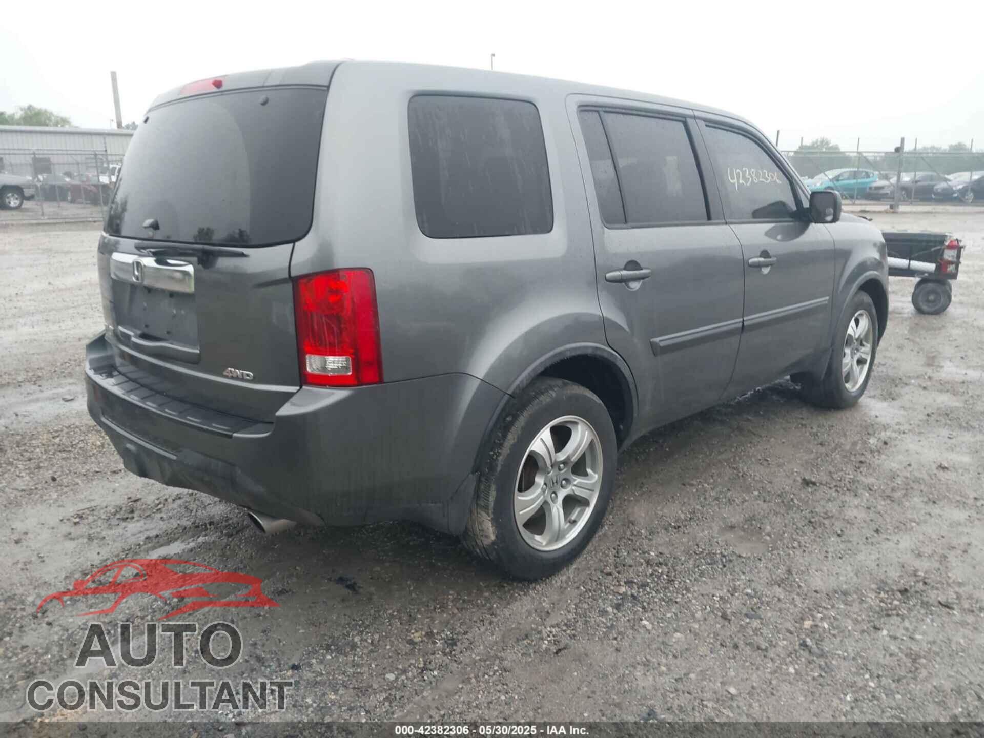 HONDA PILOT 2013 - 5FNYF4H51DB076570