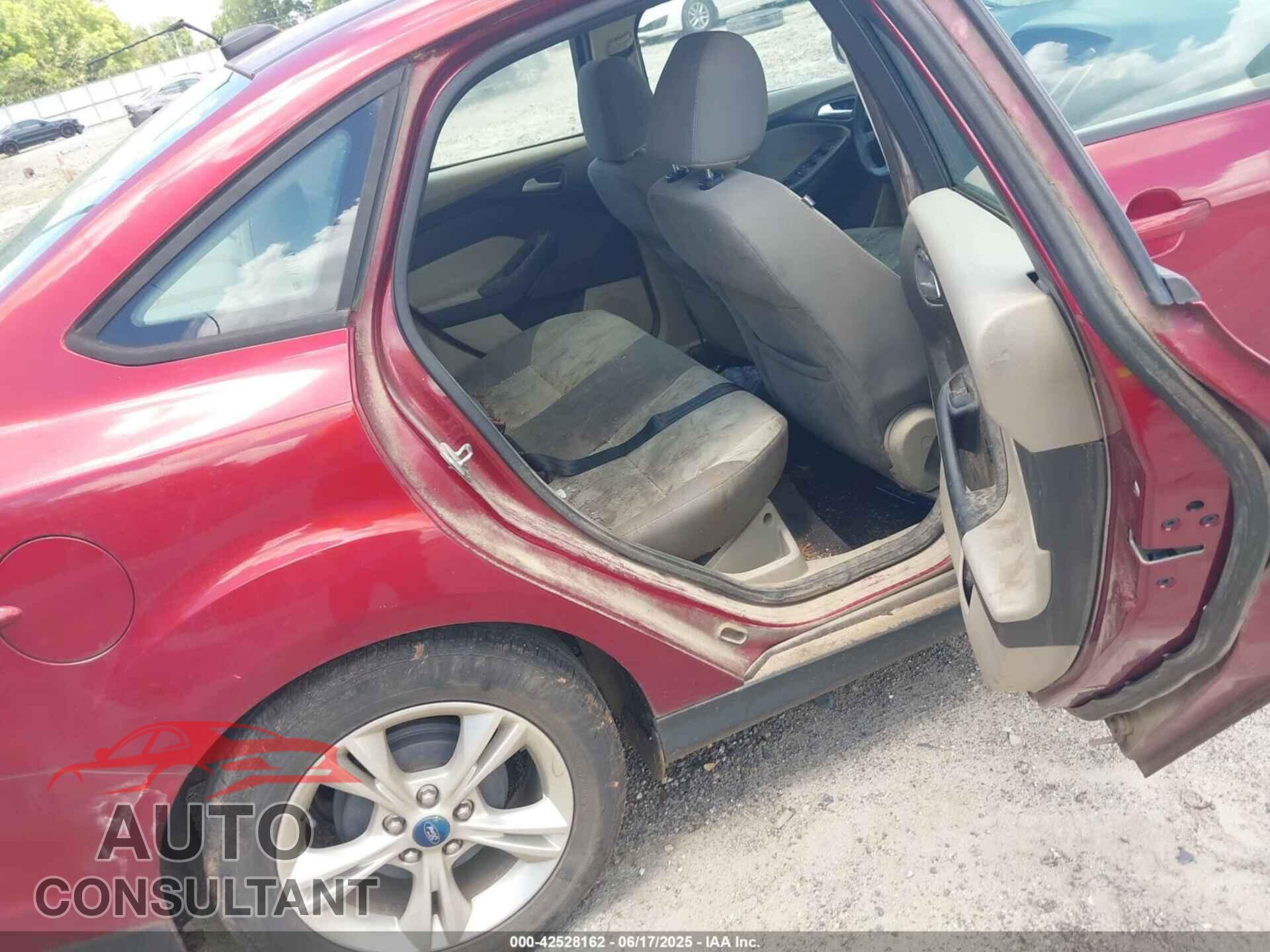 FORD FOCUS 2014 - 1FADP3F27EL104021