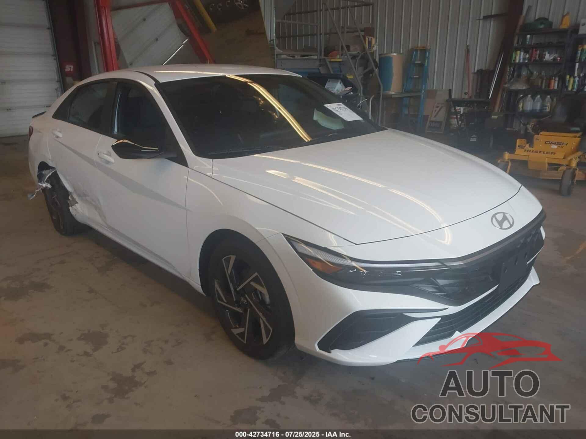HYUNDAI ELANTRA 2025 - KMHLM4DG8SU875768
