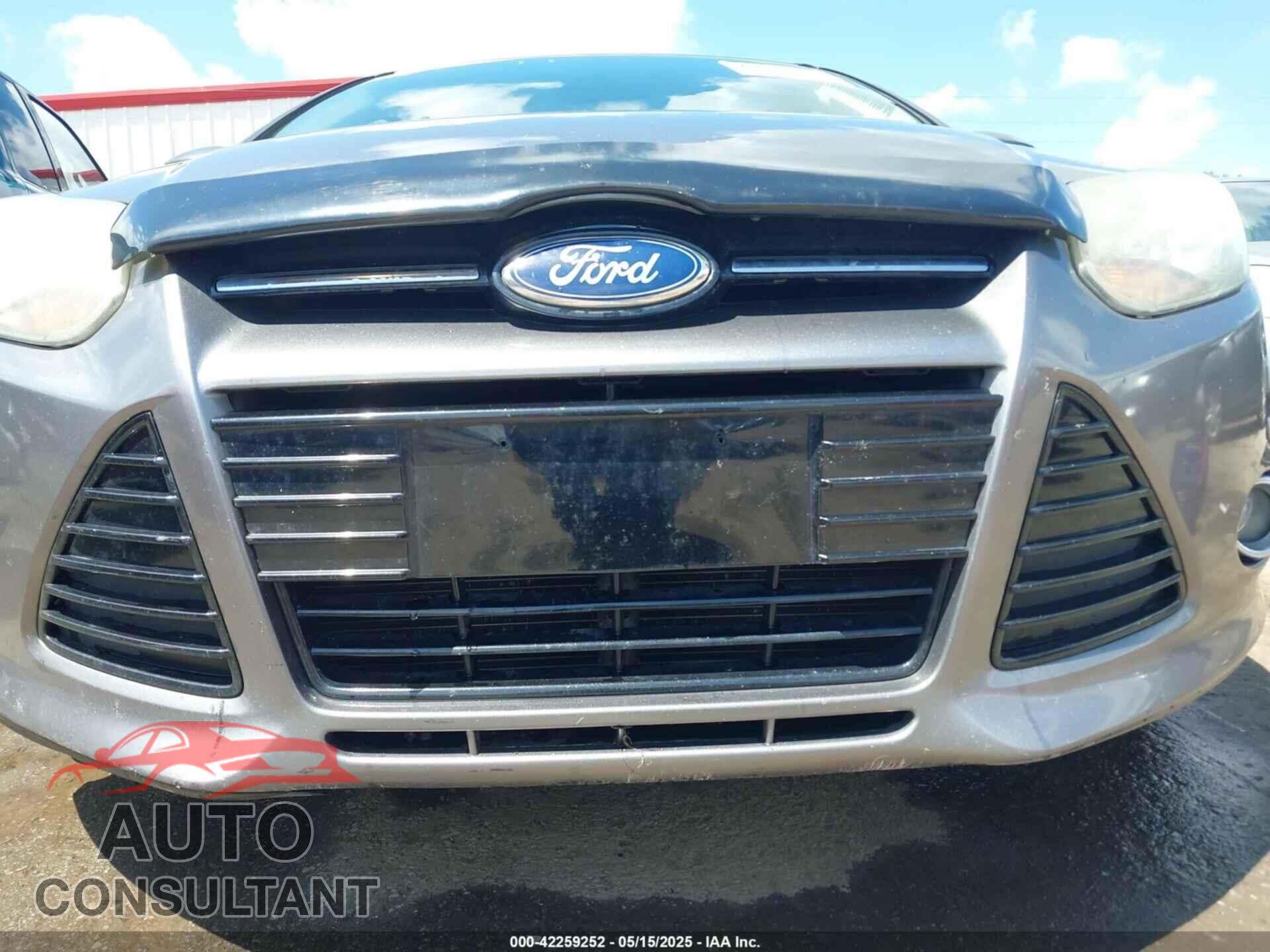 FORD FOCUS 2012 - 1FAHP3N23CL219103