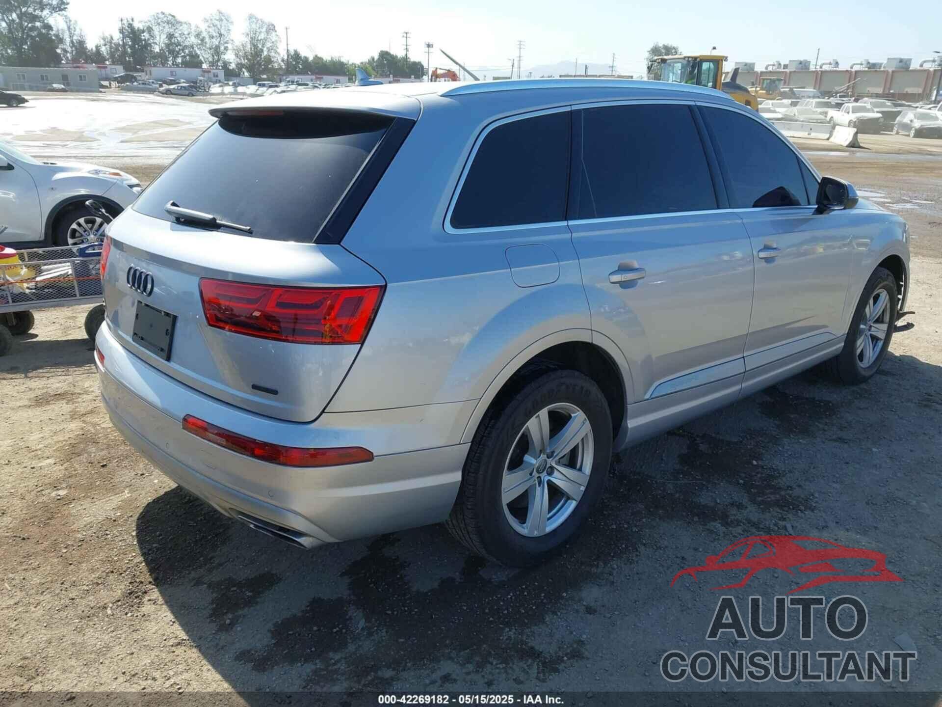 AUDI Q7 2018 - WA1LHAF72JD016138