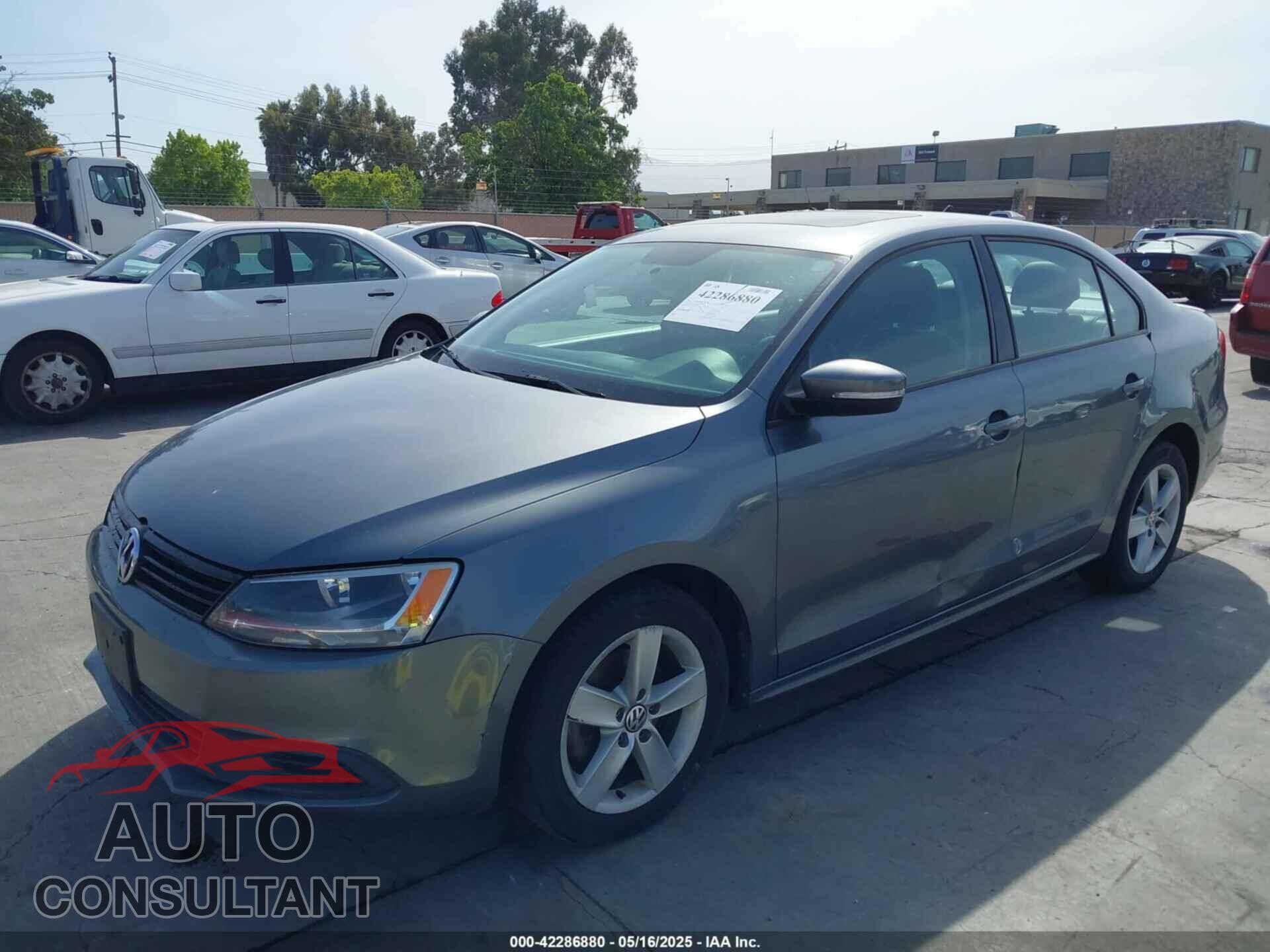 VOLKSWAGEN JETTA 2012 - 3VWLL7AJ2CM386214