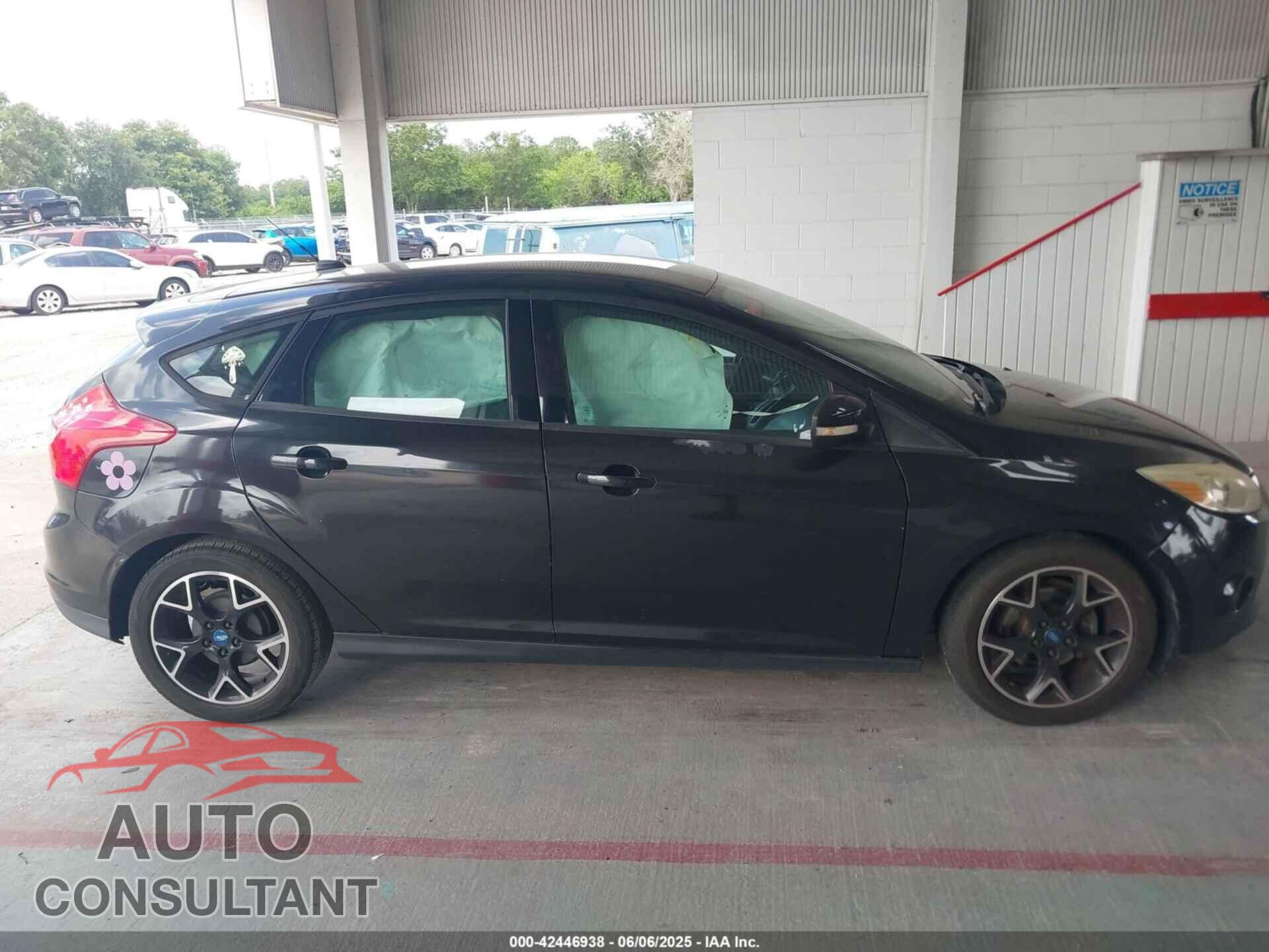 FORD FOCUS 2014 - 1FADP3K26EL200261