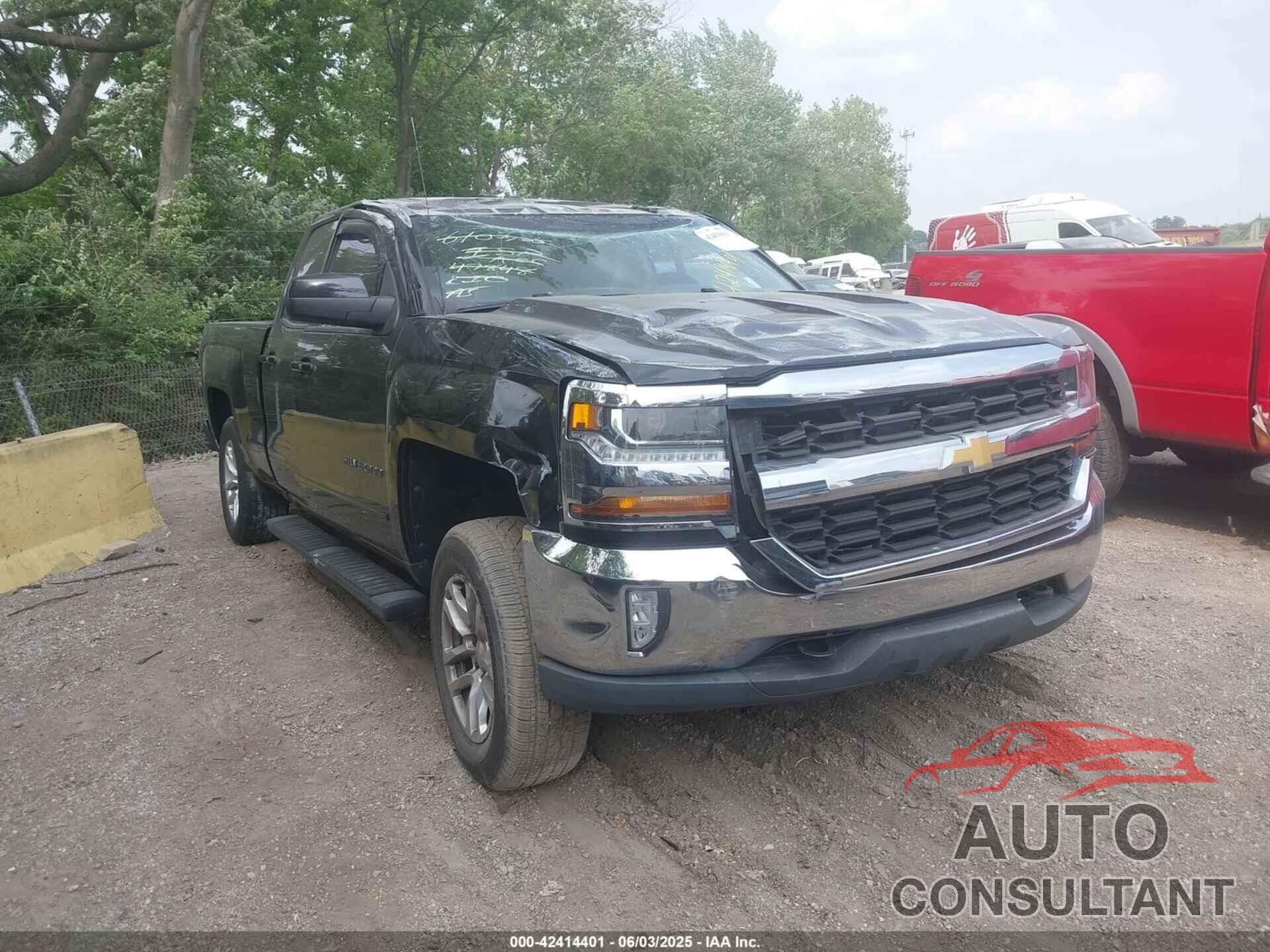 CHEVROLET SILVERADO 1500 2018 - 1GCVKREH5JZ208472