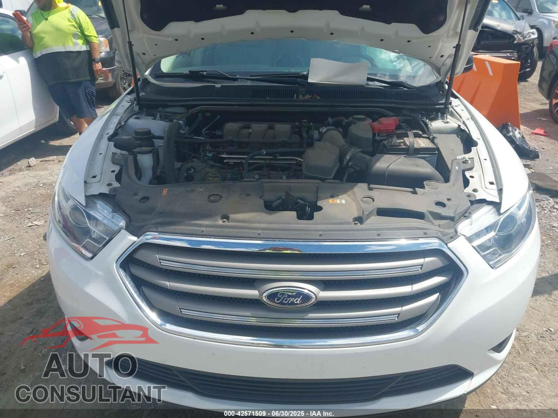 FORD TAURUS 2015 - 1FAHP2D85FG200212