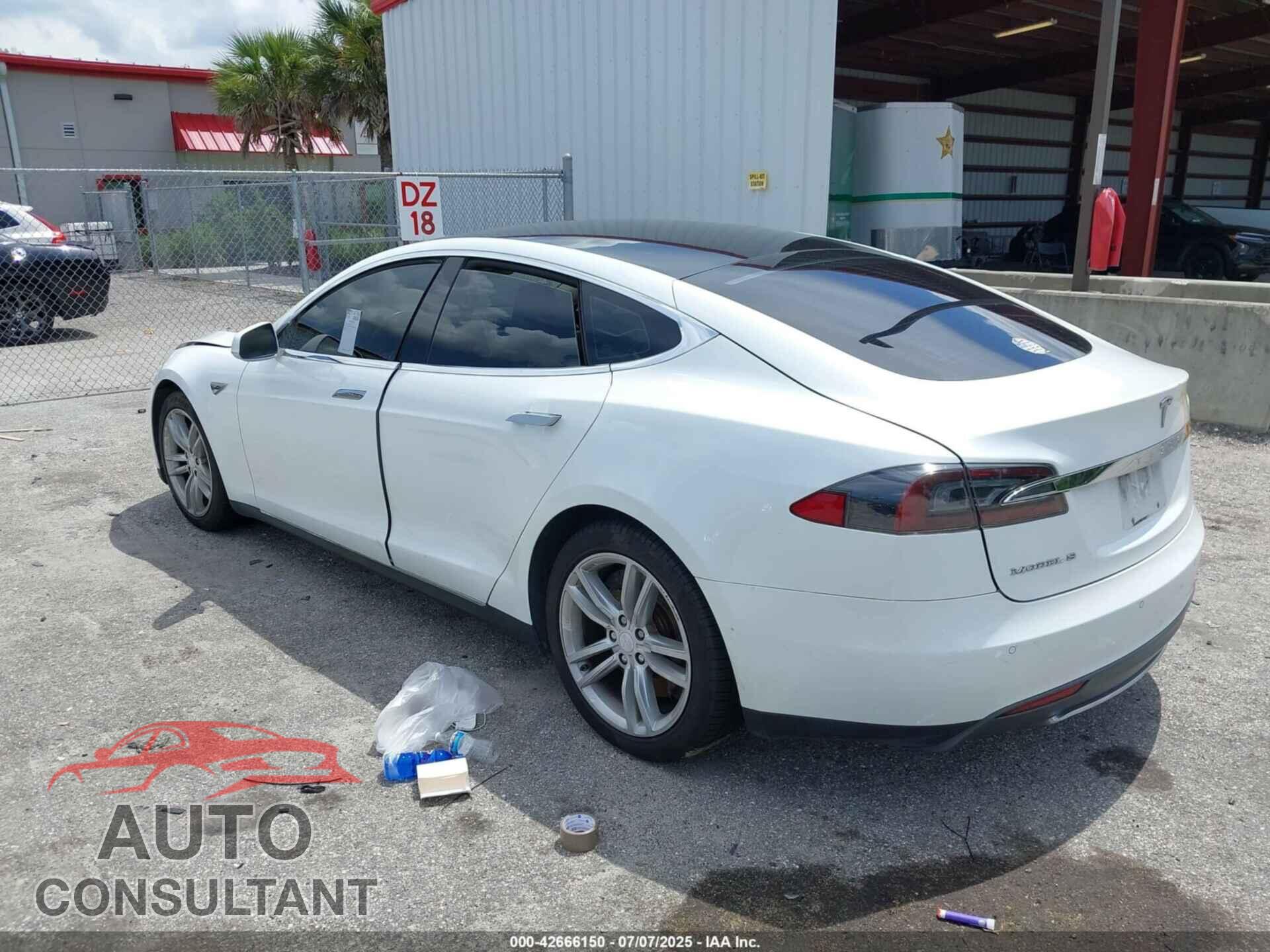 TESLA MODEL S 2013 - 5YJSA1CN5DFP20940