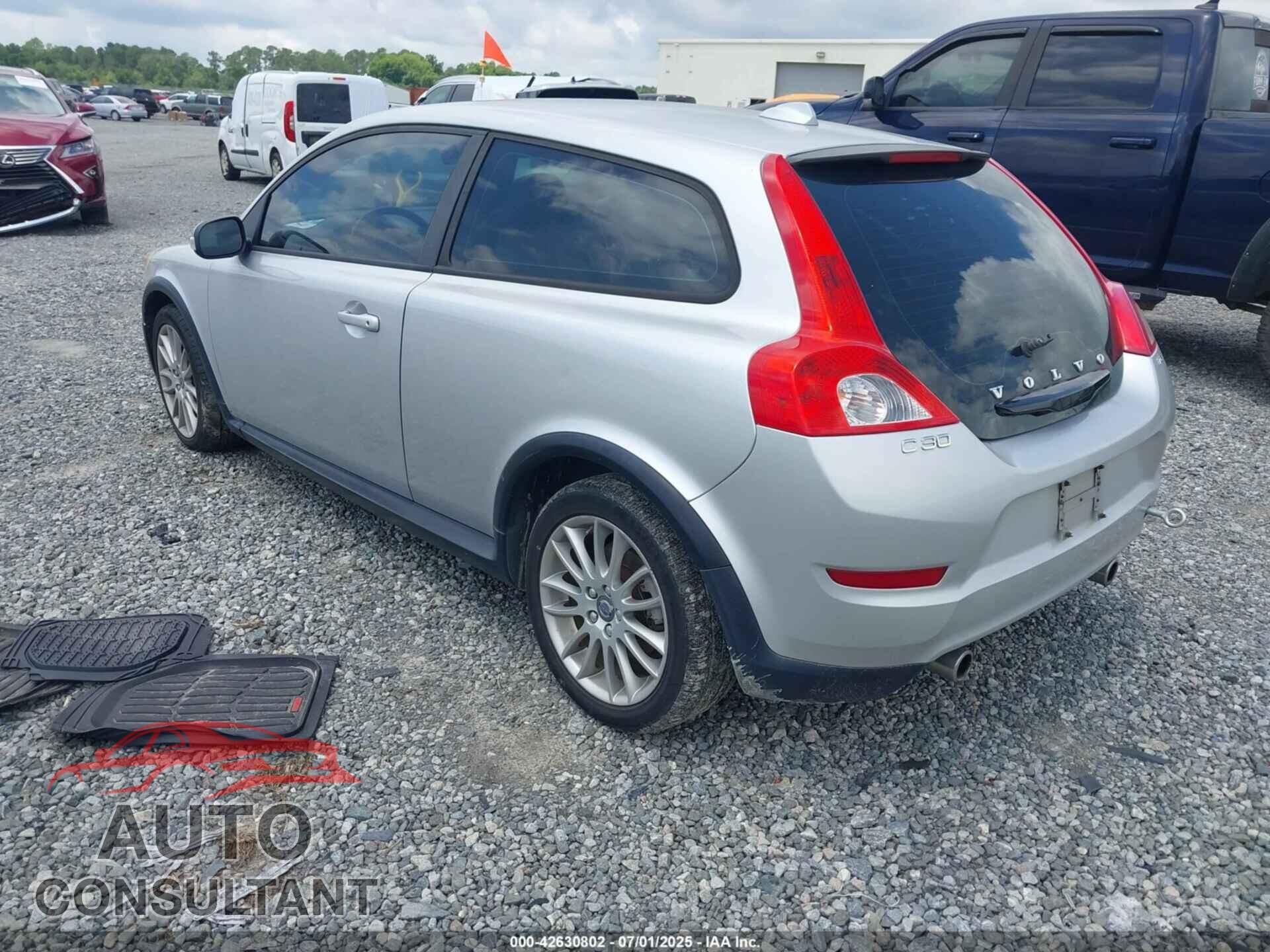 VOLVO C30 2011 - YV1672MK4B2209384