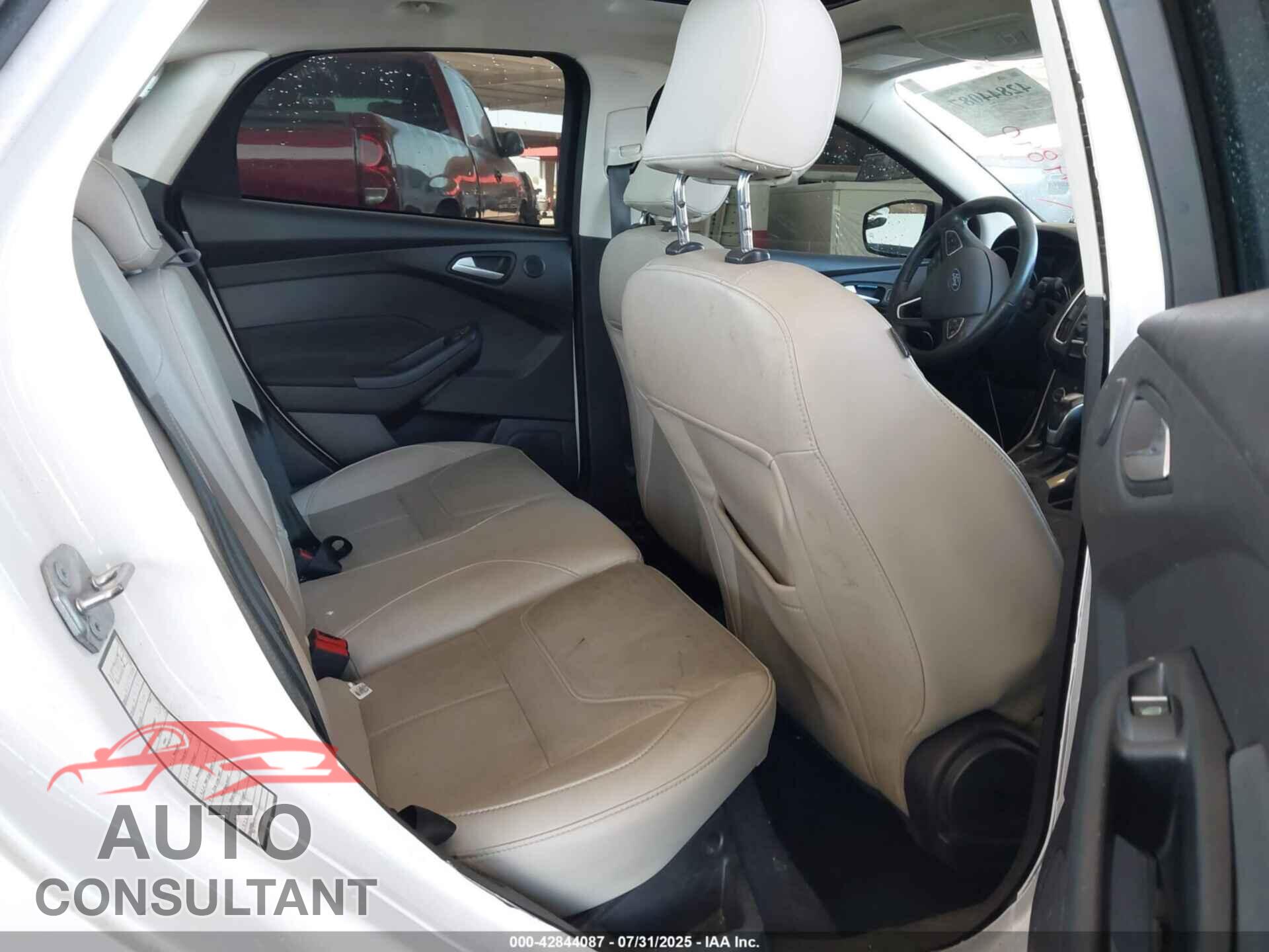 FORD FOCUS 2017 - 1FADP3J26HL279890