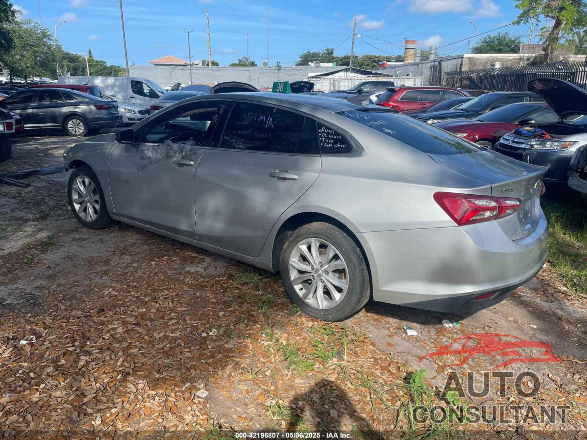 CHEVROLET MALIBU 2021 - 1G1ZD5ST5MF062652