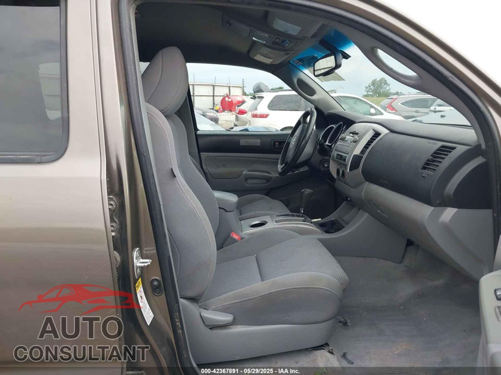 TOYOTA TACOMA 2011 - 5TFLU4EN5BX002995