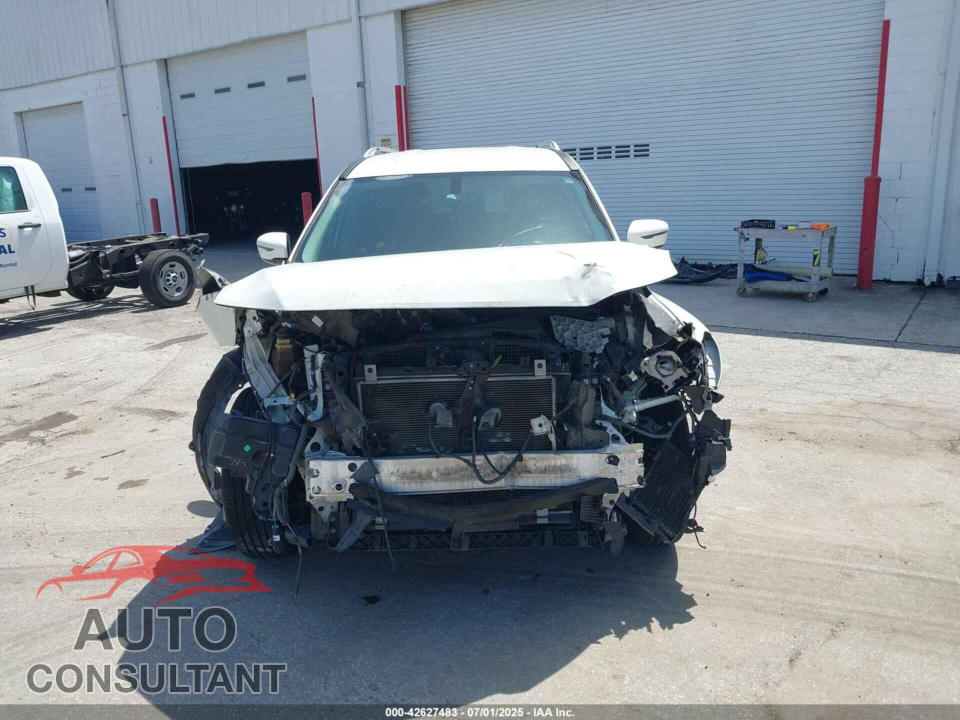 NISSAN PATHFINDER 2017 - 5N1DR2MN8HC652928