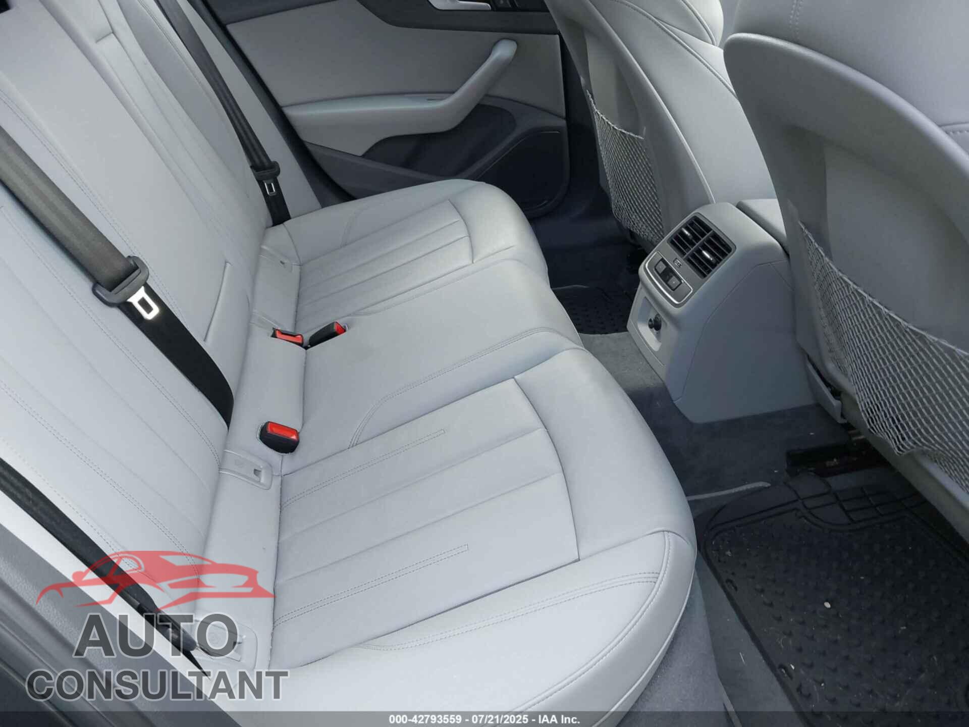 AUDI A4 2020 - WAUDNAF43LA045383