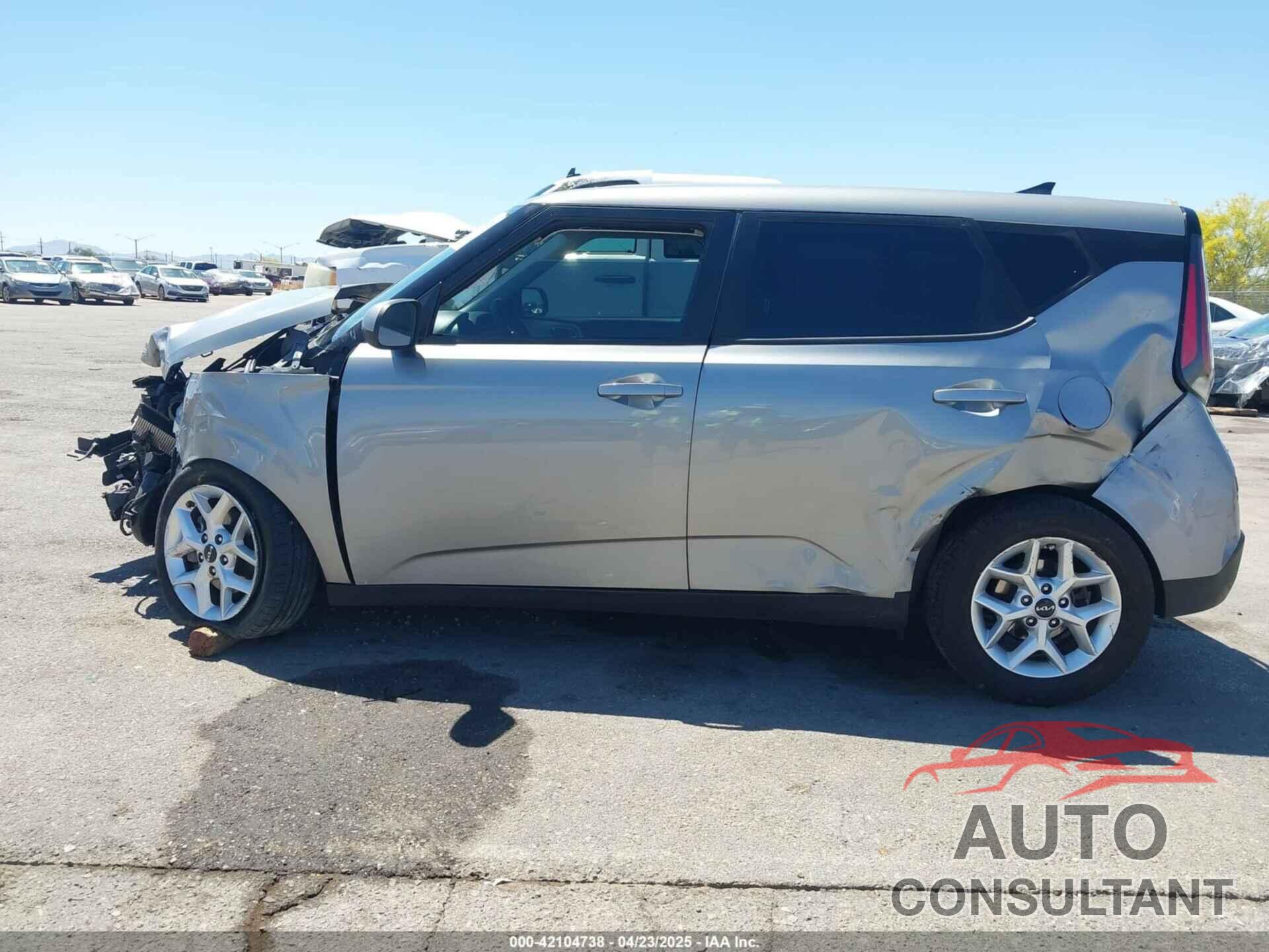 KIA SOUL 2023 - KNDJ23AU5P7888652