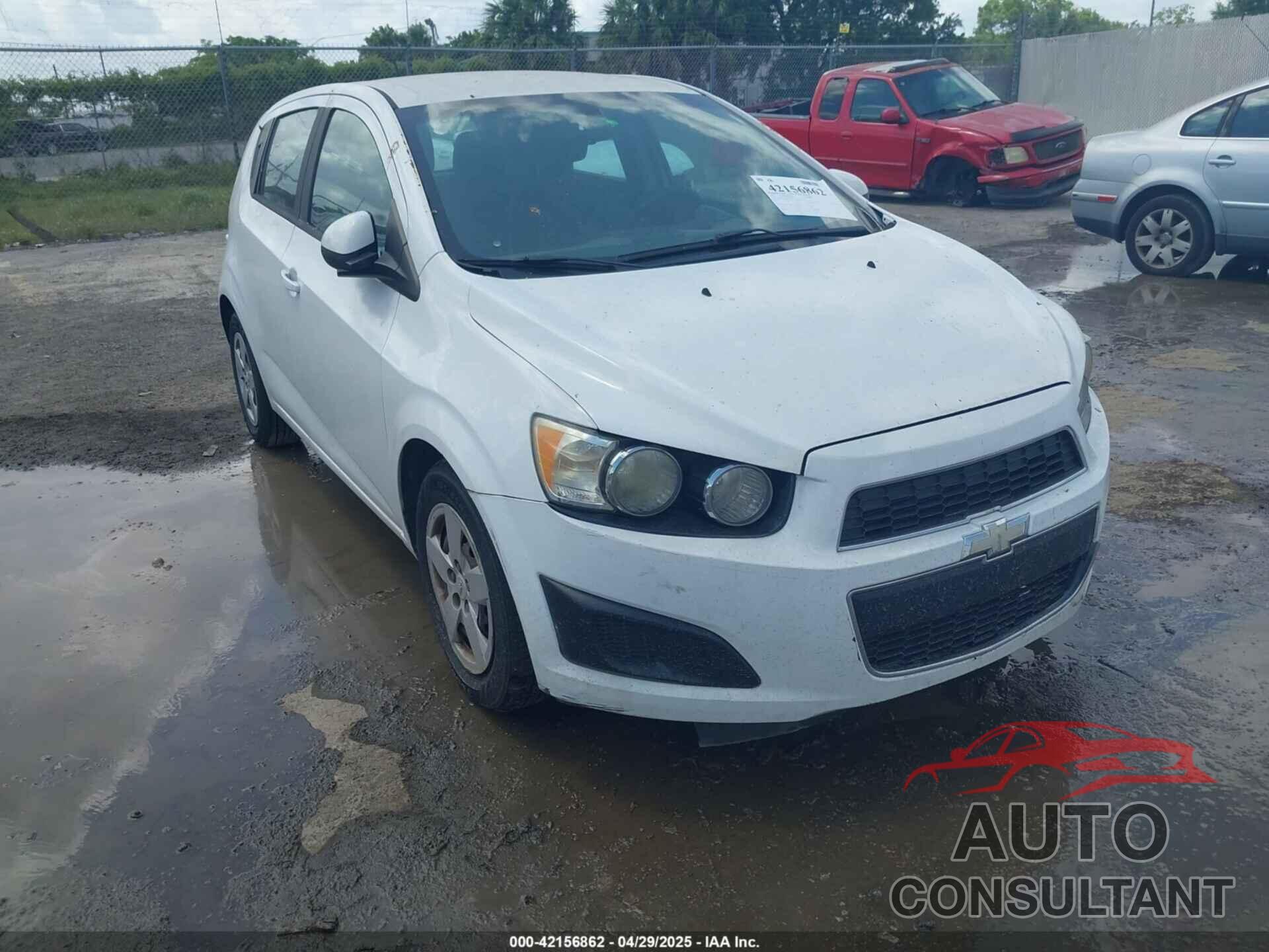 CHEVROLET SONIC 2013 - 1G1JA6SH1D4163884