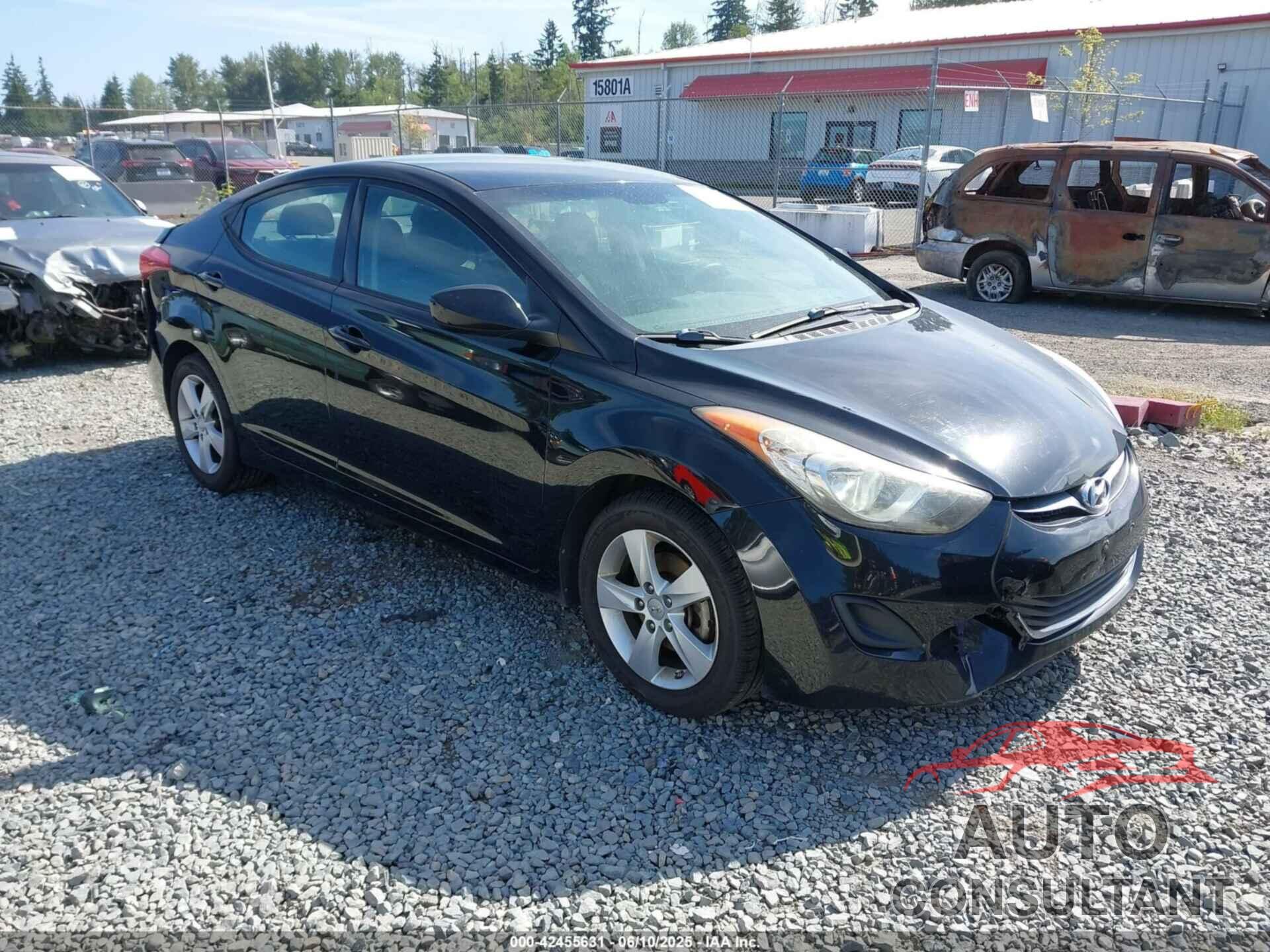HYUNDAI ELANTRA 2013 - 5NPDH4AE3DH377894