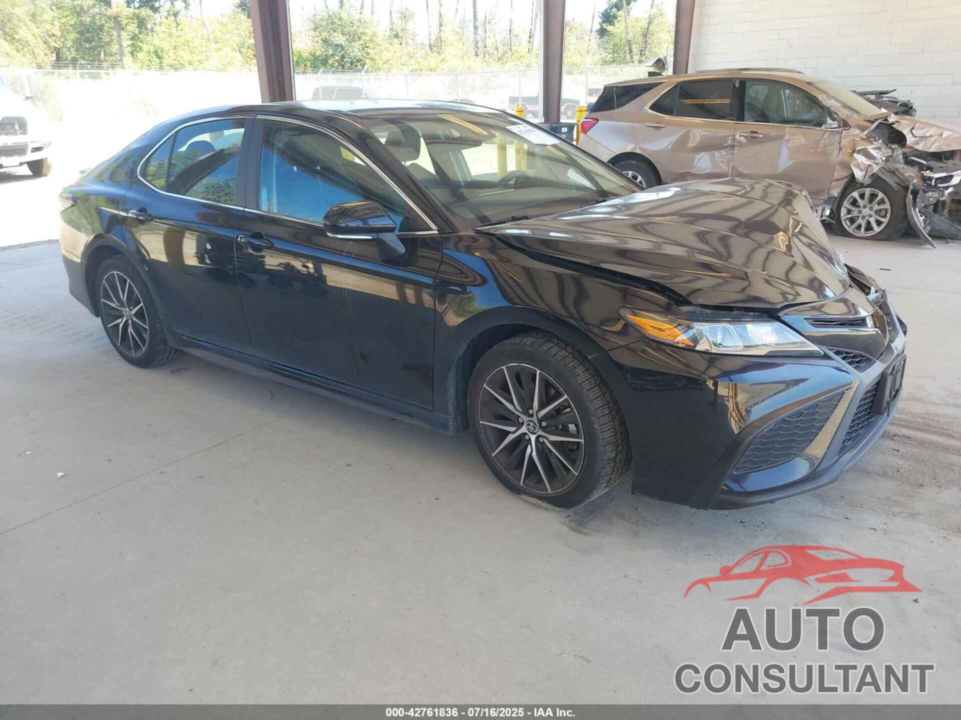 TOYOTA CAMRY 2022 - 4T1G11BK7NU049336