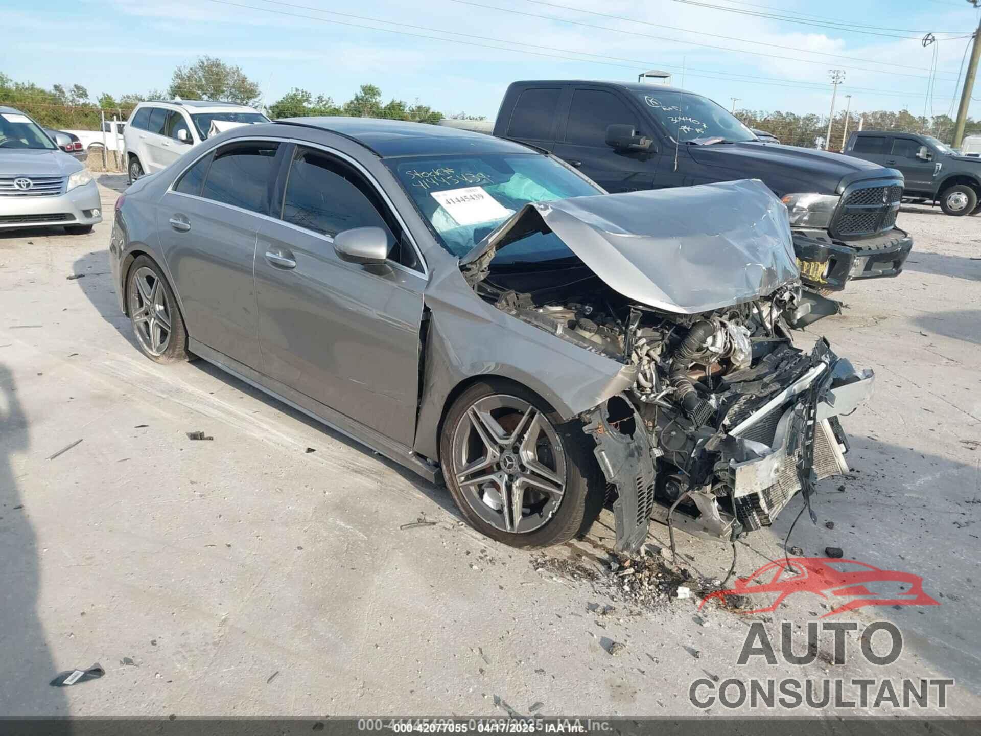 MERCEDES-BENZ A 220 2019 - WDD3G4EB1KW036022
