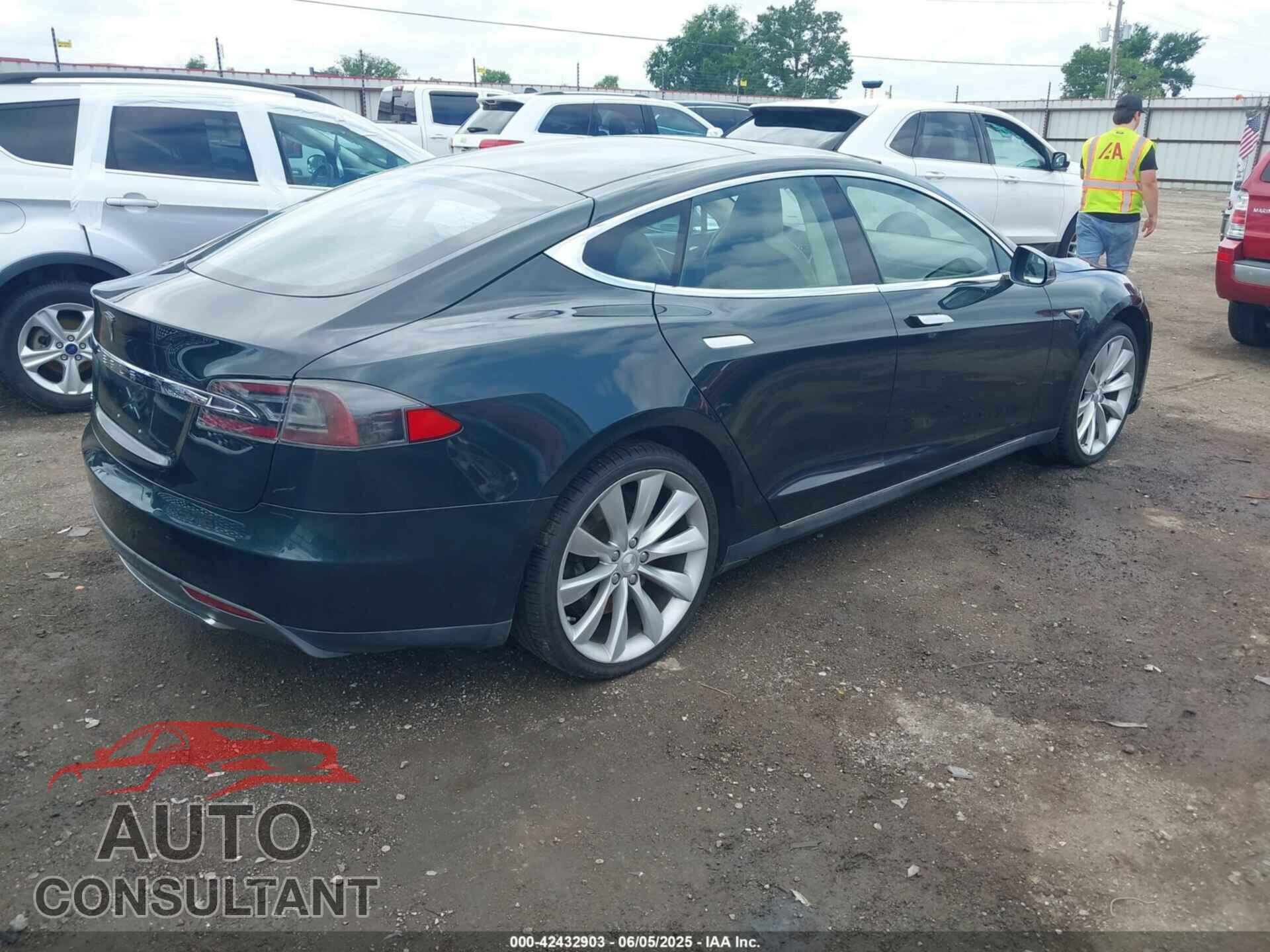 TESLA MODEL S 2013 - 5YJSA1DG9DFP06457