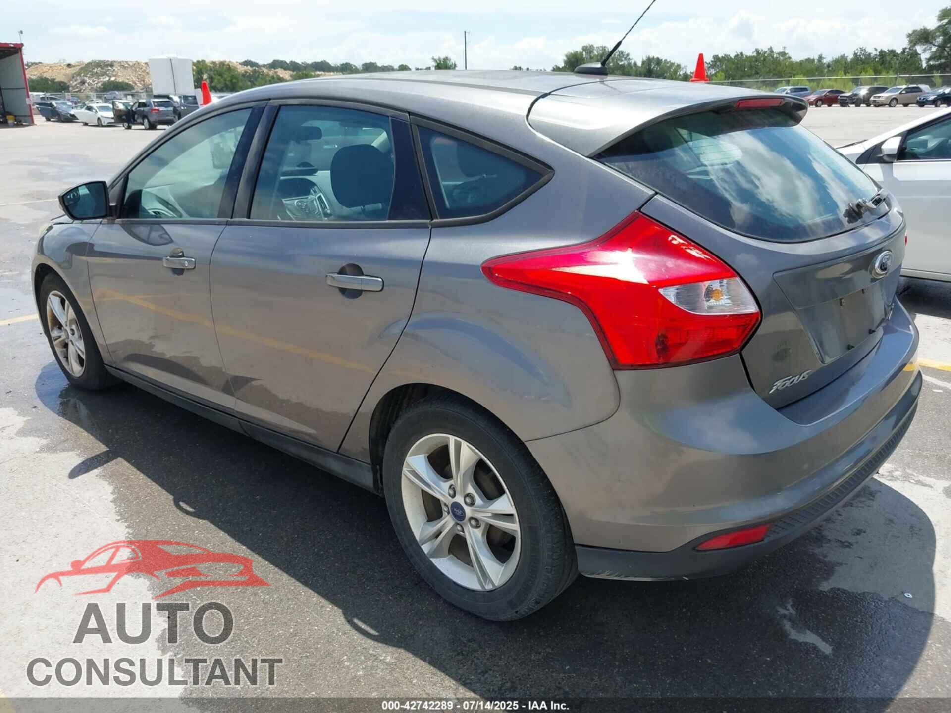 FORD FOCUS 2014 - 1FADP3K26EL305527