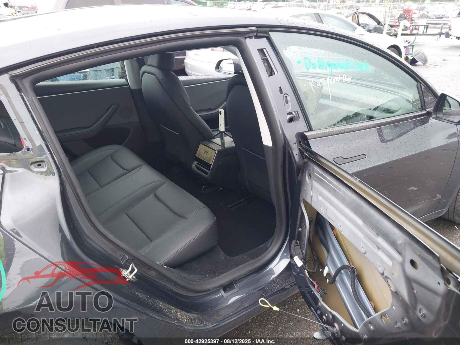 TESLA MODEL 3 2024 - 5YJ3E1EA6RF784592