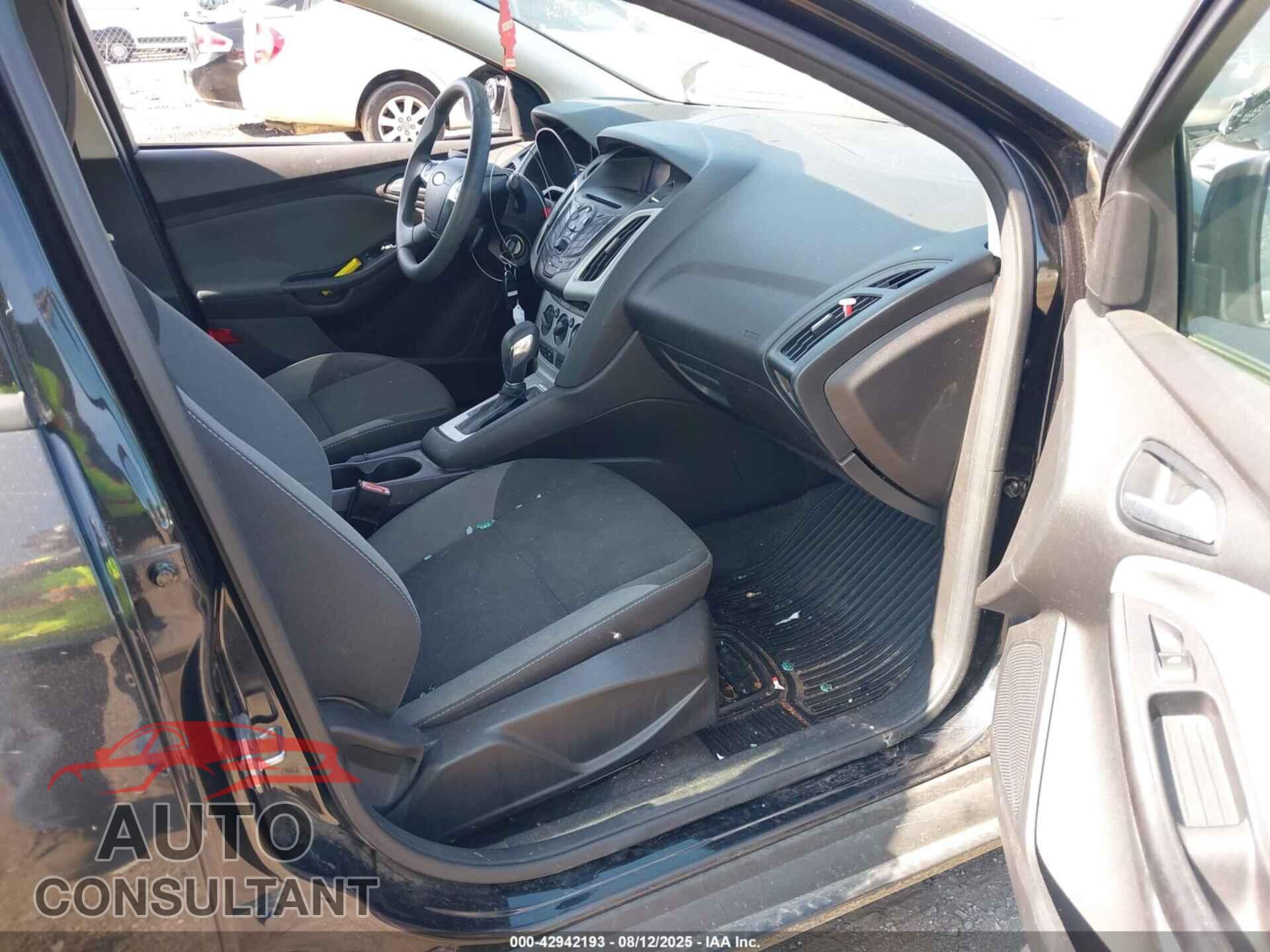 FORD FOCUS 2012 - 1FAHP3F28CL441747
