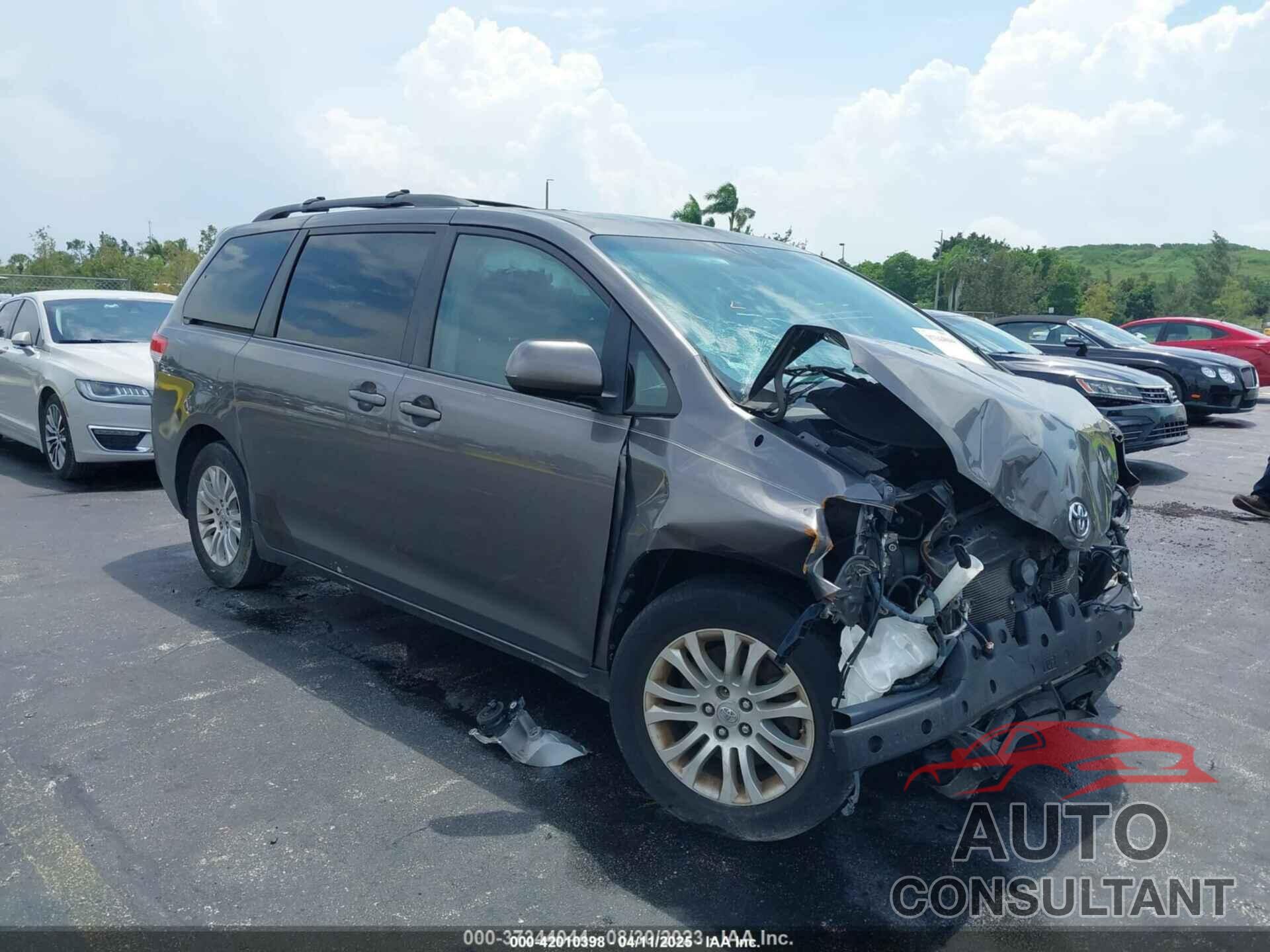 TOYOTA SIENNA 2012 - 5TDYK3DC5CS244182