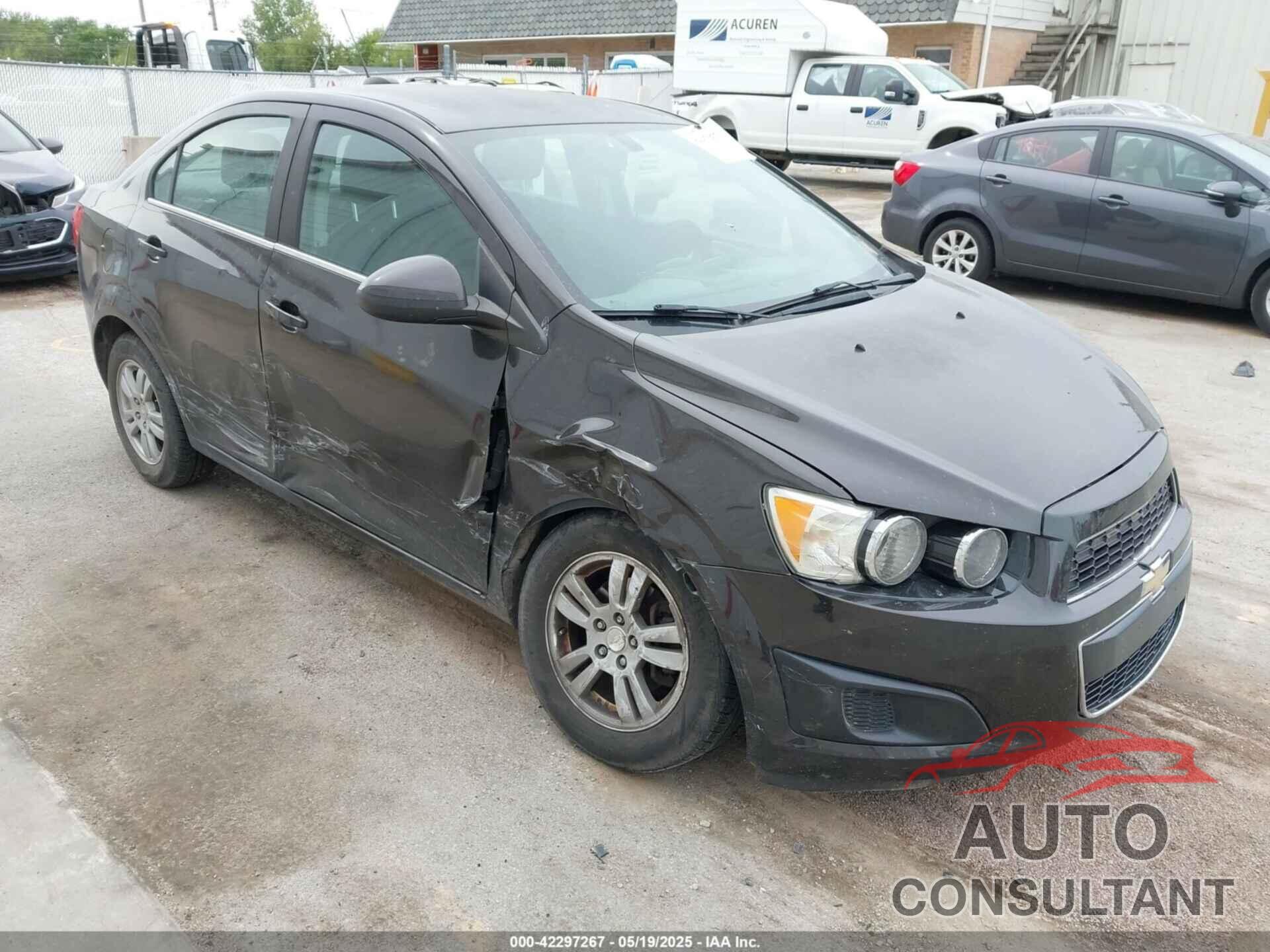 CHEVROLET SONIC 2015 - 1G1JC5SHXF4158111