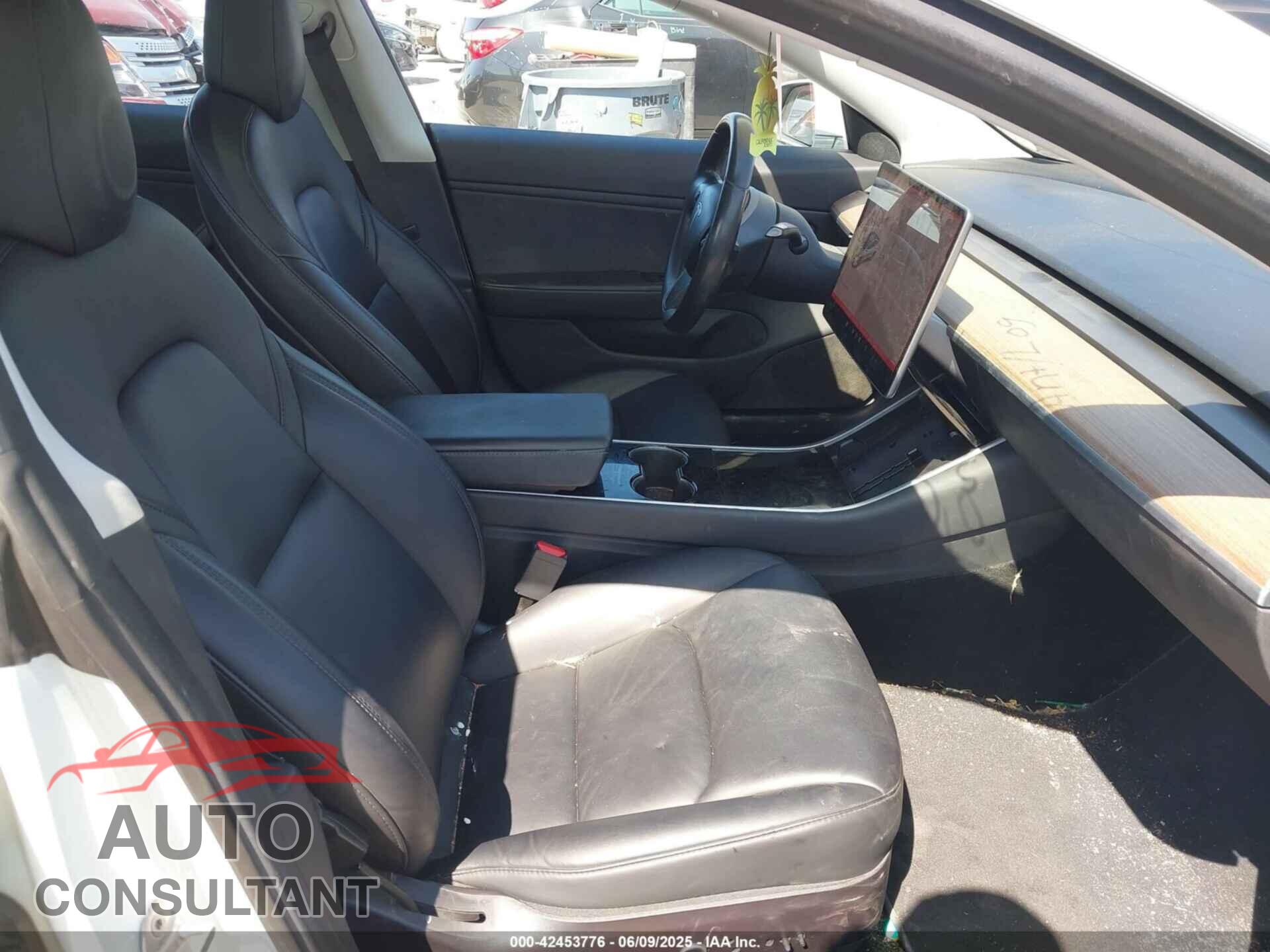 TESLA MODEL 3 2018 - 5YJ3E1EB0JF067005