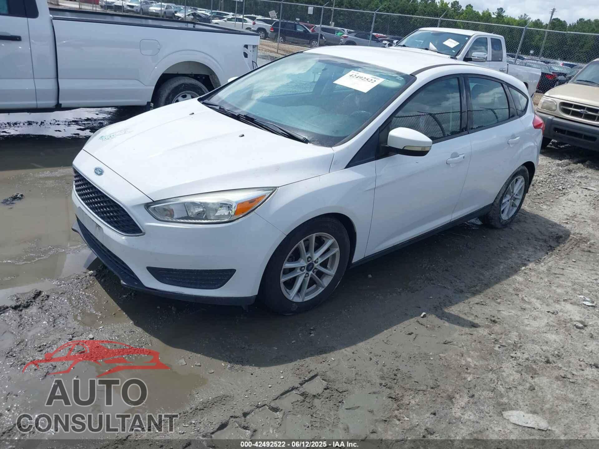 FORD FOCUS 2015 - 1FADP3K23FL301307