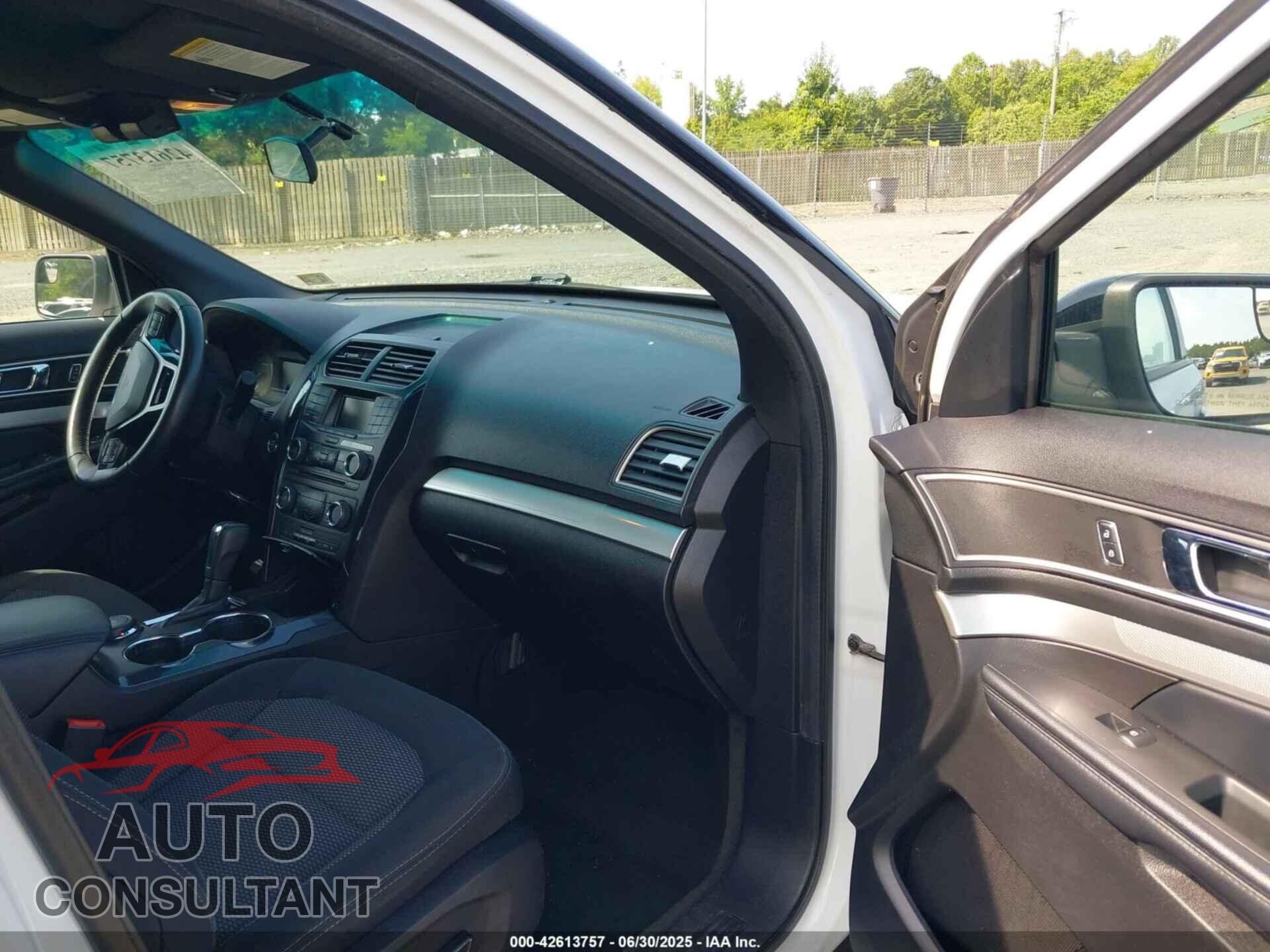 FORD EXPLORER 2017 - 1FM5K8D81HGB28258