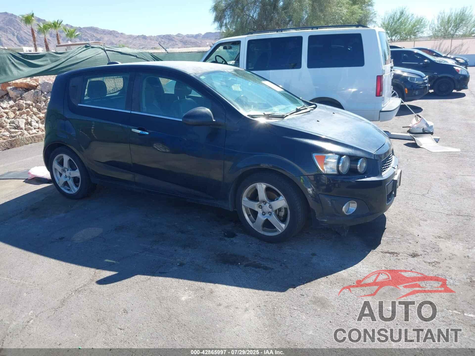 CHEVROLET SONIC 2015 - 1G1JE6SB8F4116693
