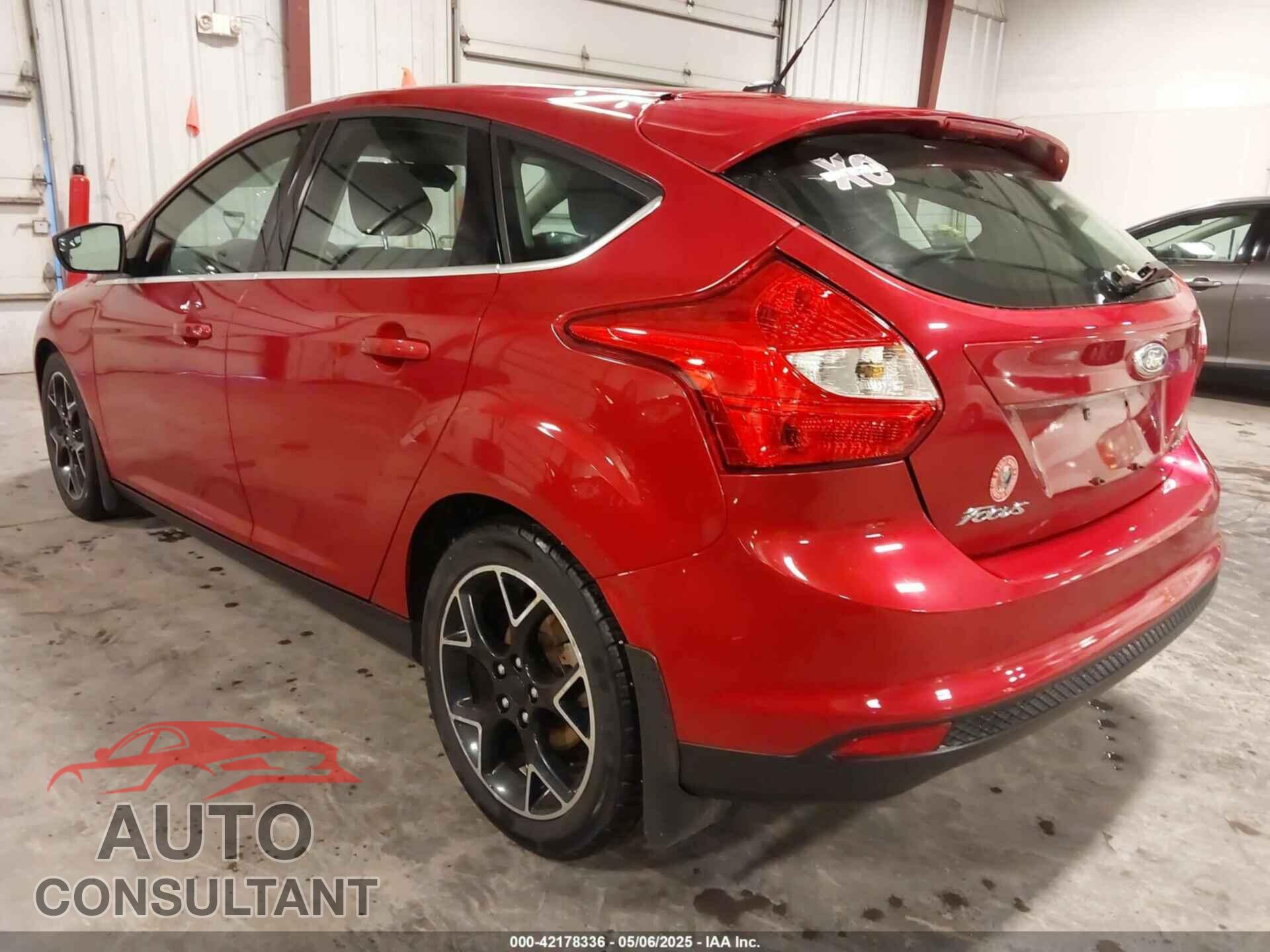 FORD FOCUS 2012 - 1FAHP3N26CL209875